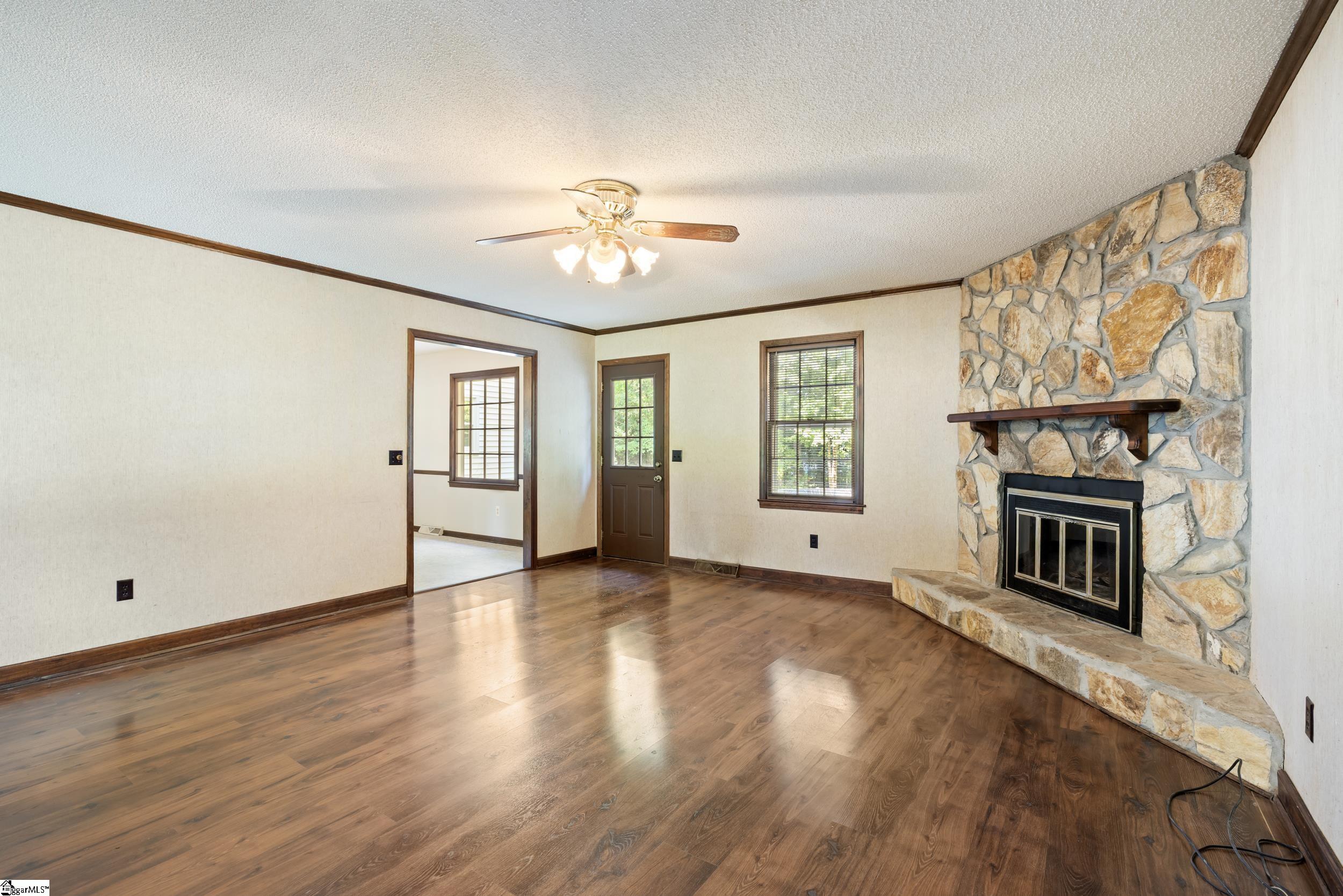 816 Brentwood Way Simpsonville, SC 29680