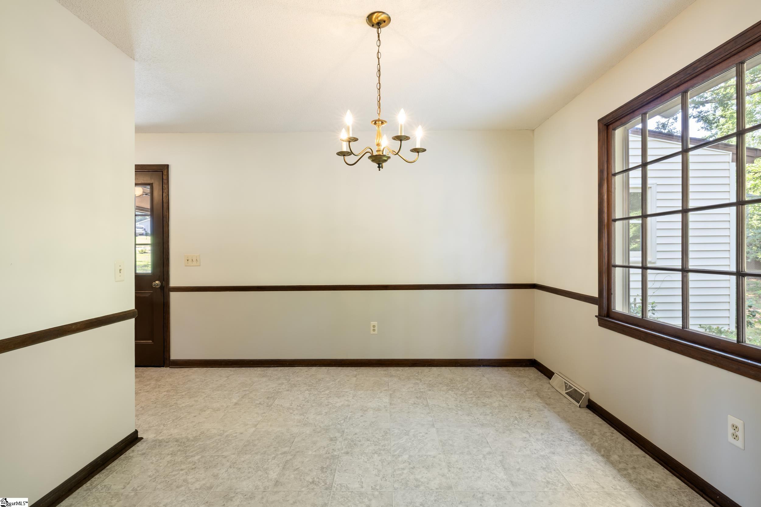 816 Brentwood Way Simpsonville, SC 29680
