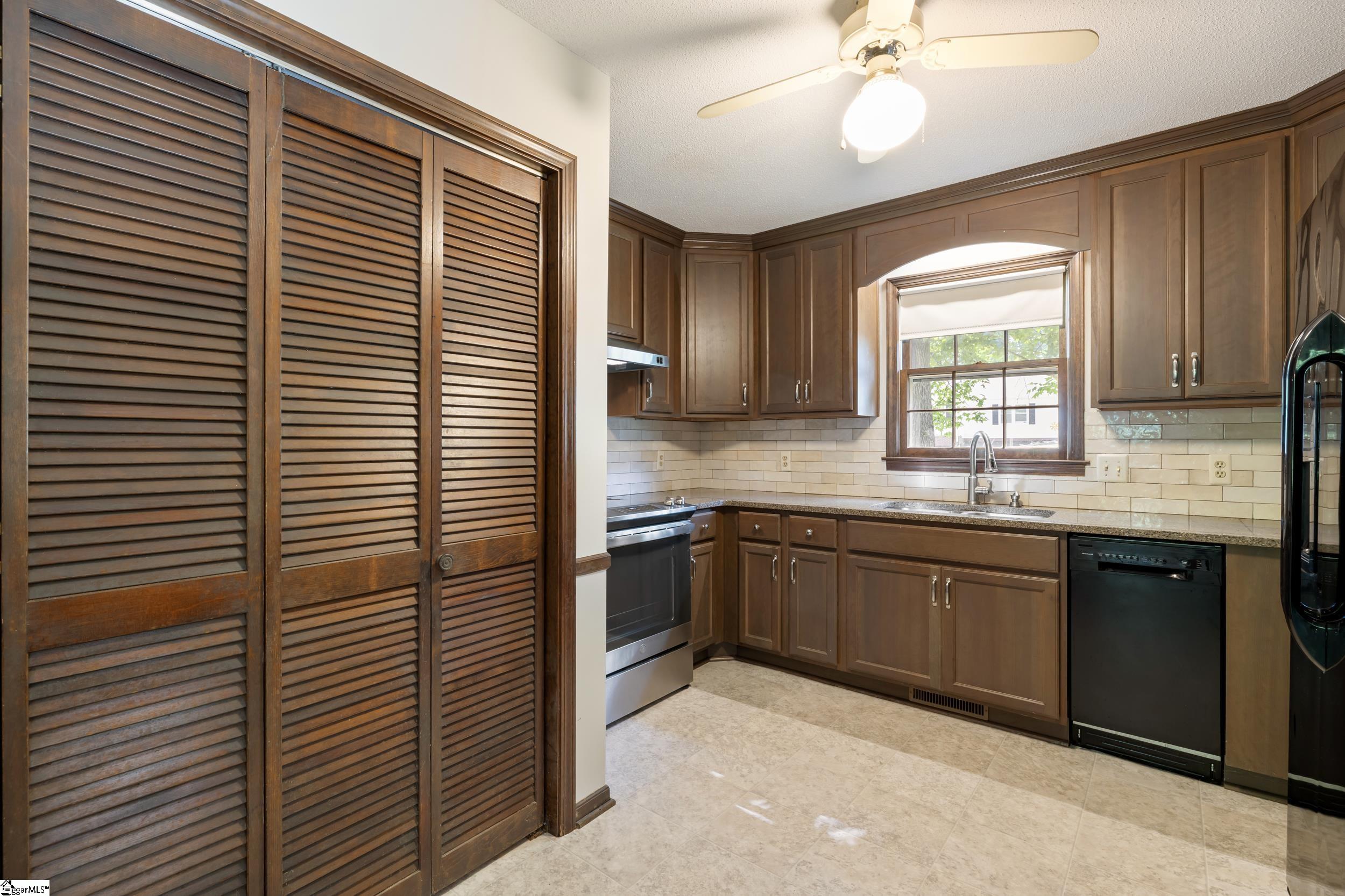 816 Brentwood Way Simpsonville, SC 29680