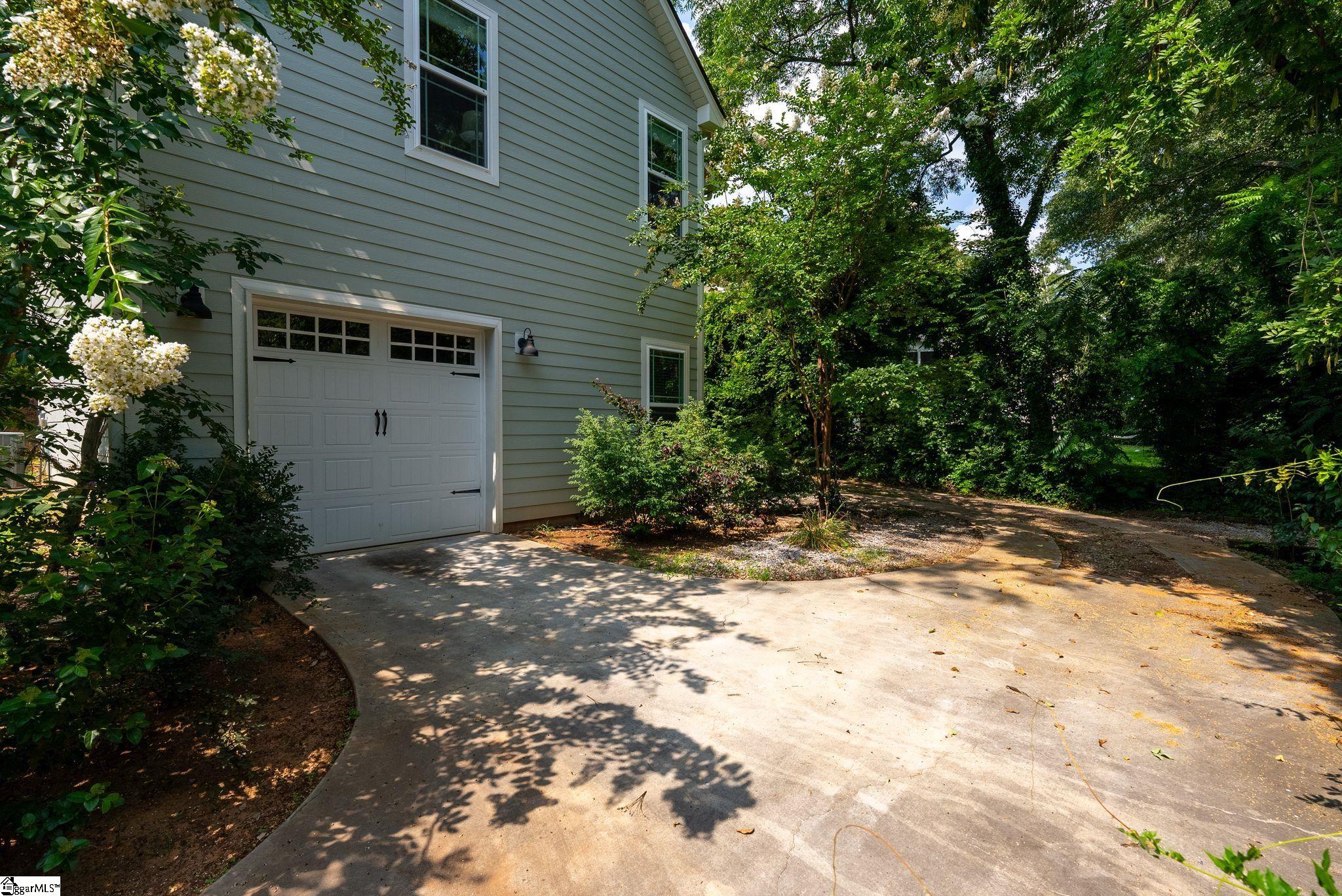 106 Woodville Avenue Greenville, SC 29607