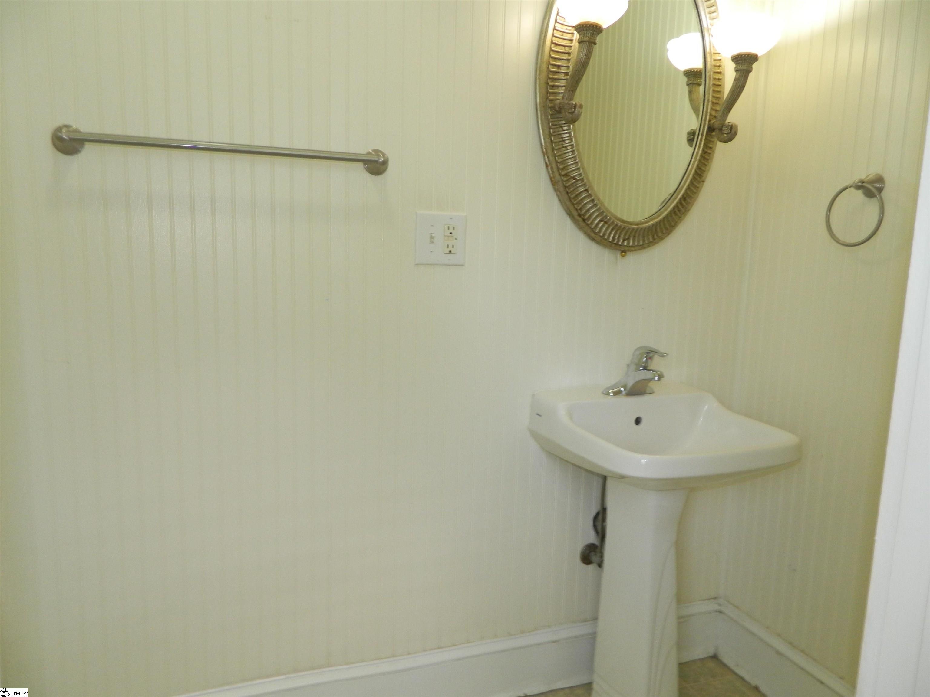 220 Moultrie Square Anderson, SC 29621
