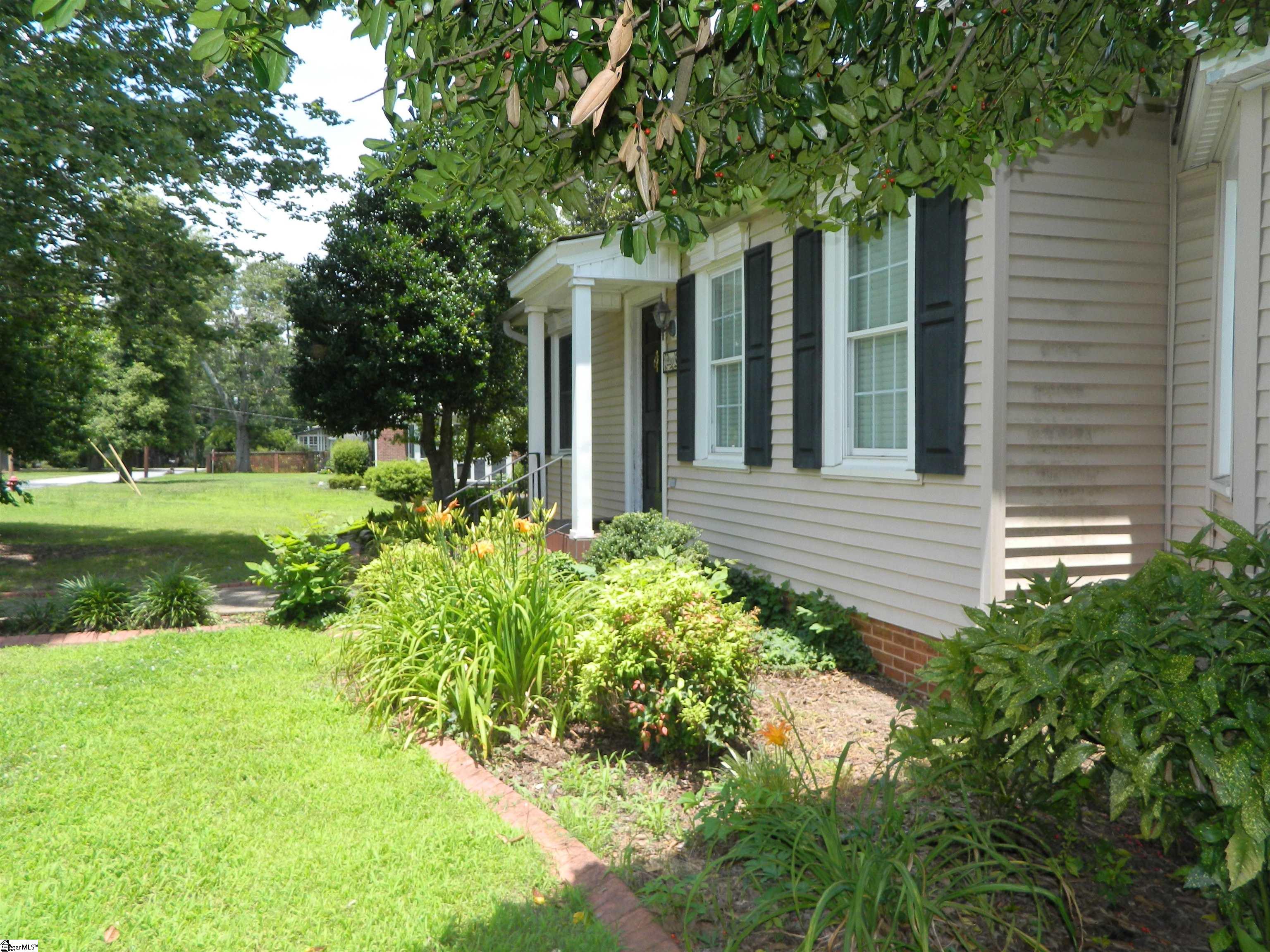 220 Moultrie Square Anderson, SC 29621