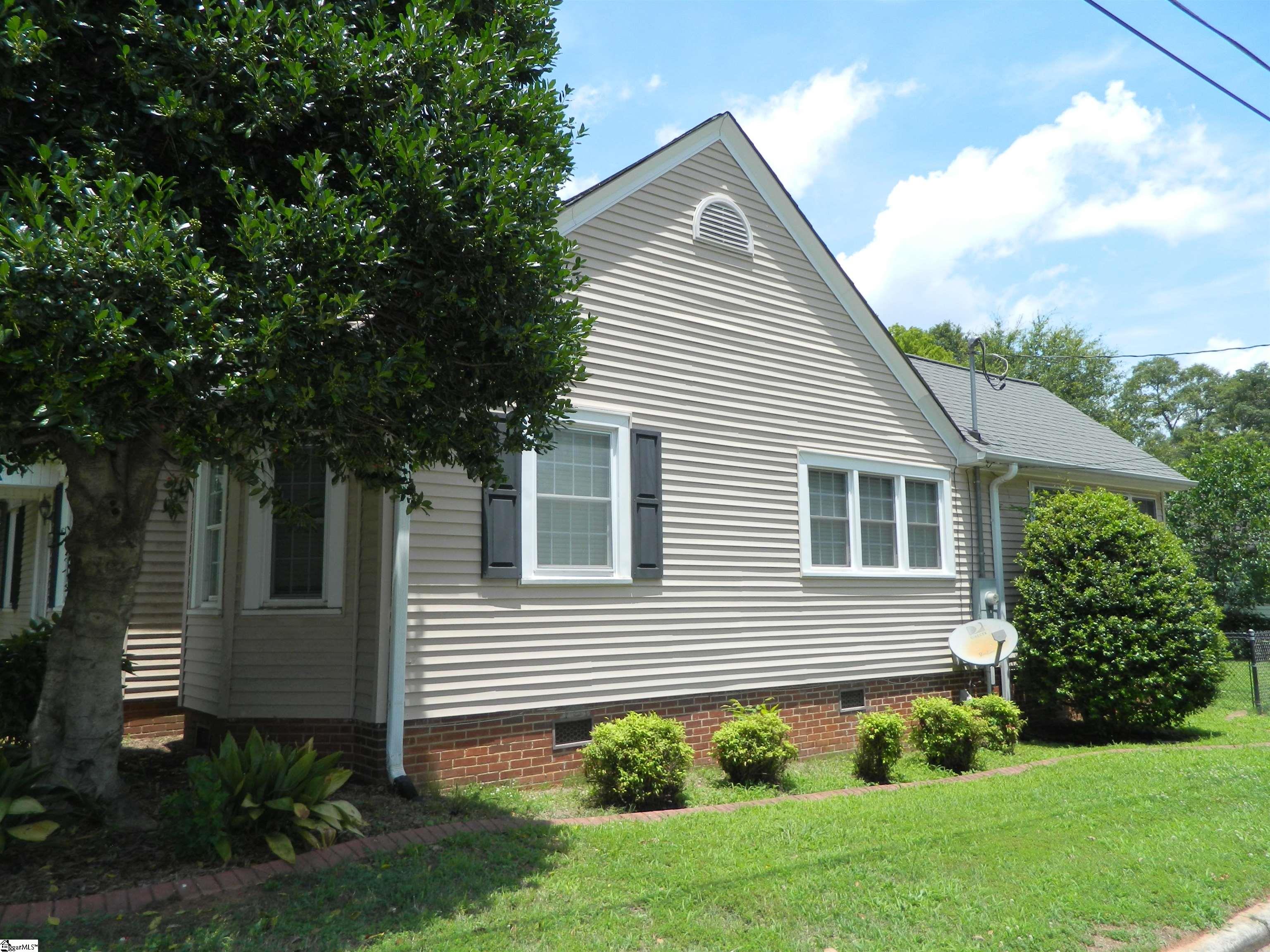 220 Moultrie Square Anderson, SC 29621
