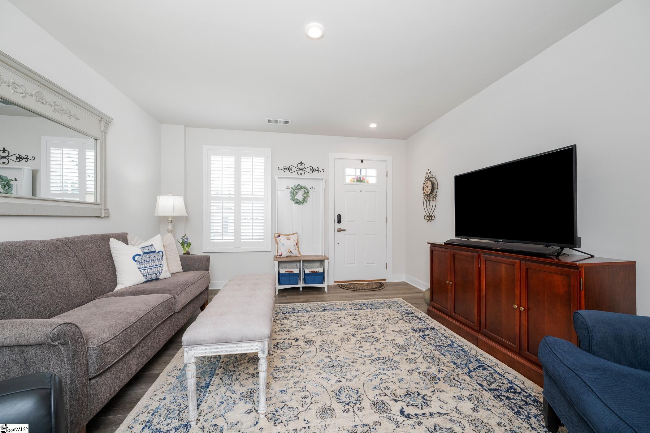 804 Staveley Lane Greenville, SC 29617