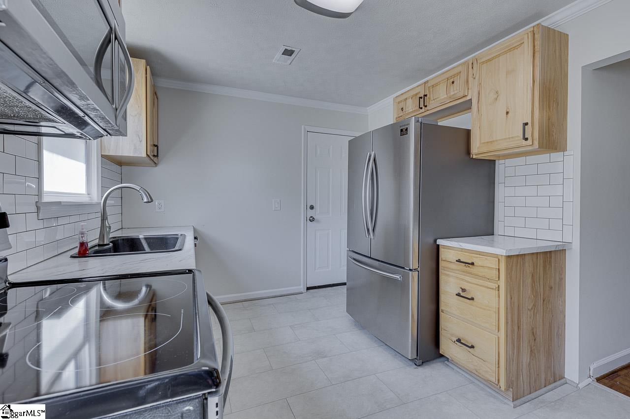413 N Maple Street Simpsonville, SC 29681