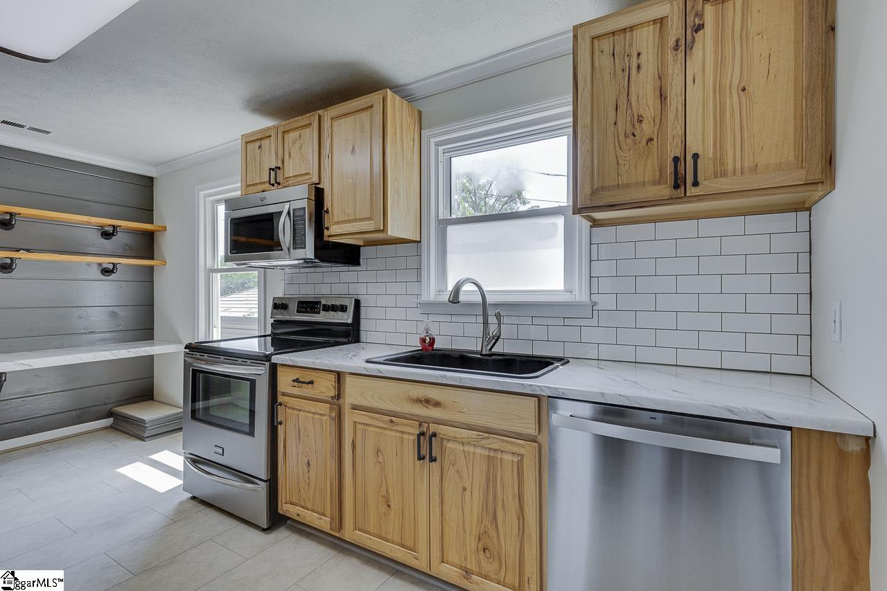 413 N Maple Street Simpsonville, SC 29681