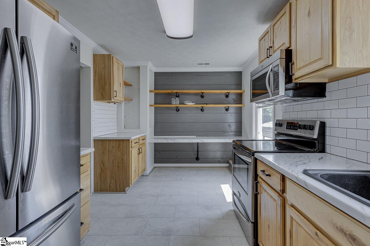 413 N Maple Street Simpsonville, SC 29681