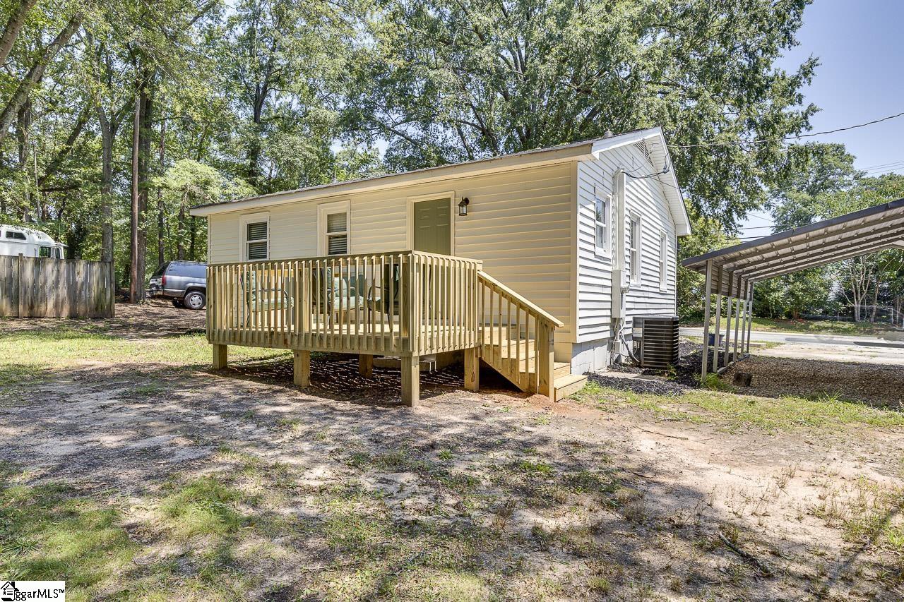 413 N Maple Street Simpsonville, SC 29681