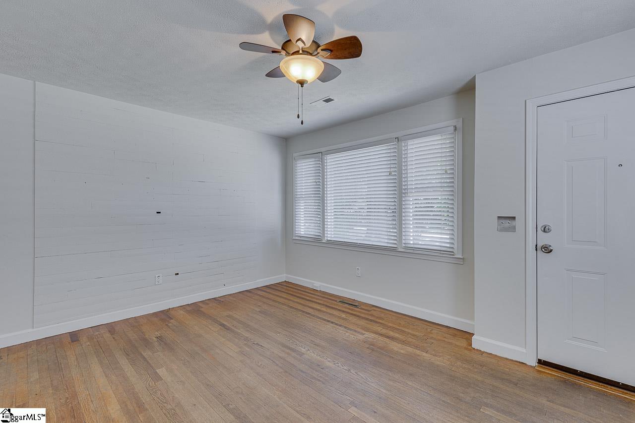 413 N Maple Street Simpsonville, SC 29681