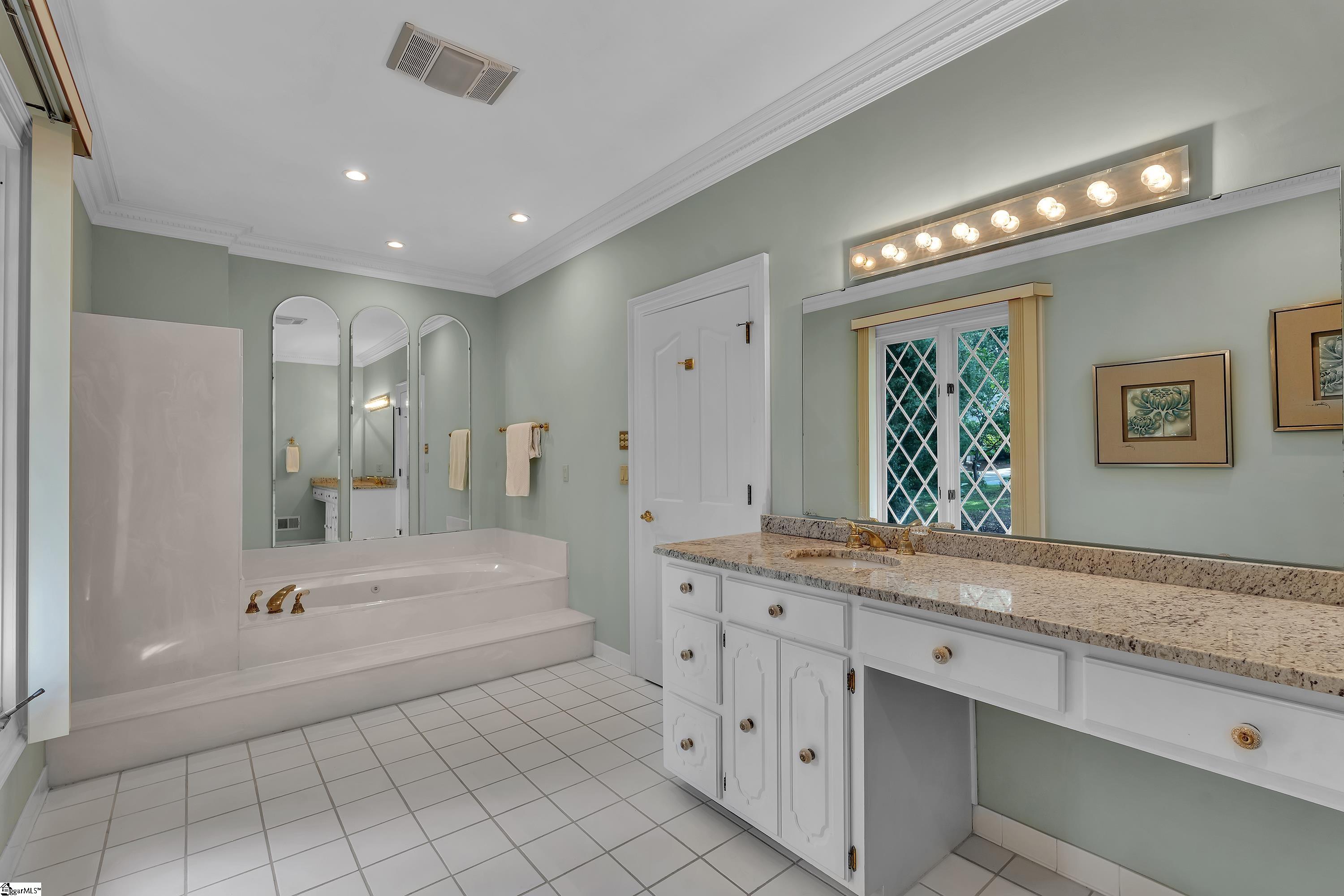 207 Carolina Club Drive Spartanburg, SC 29306