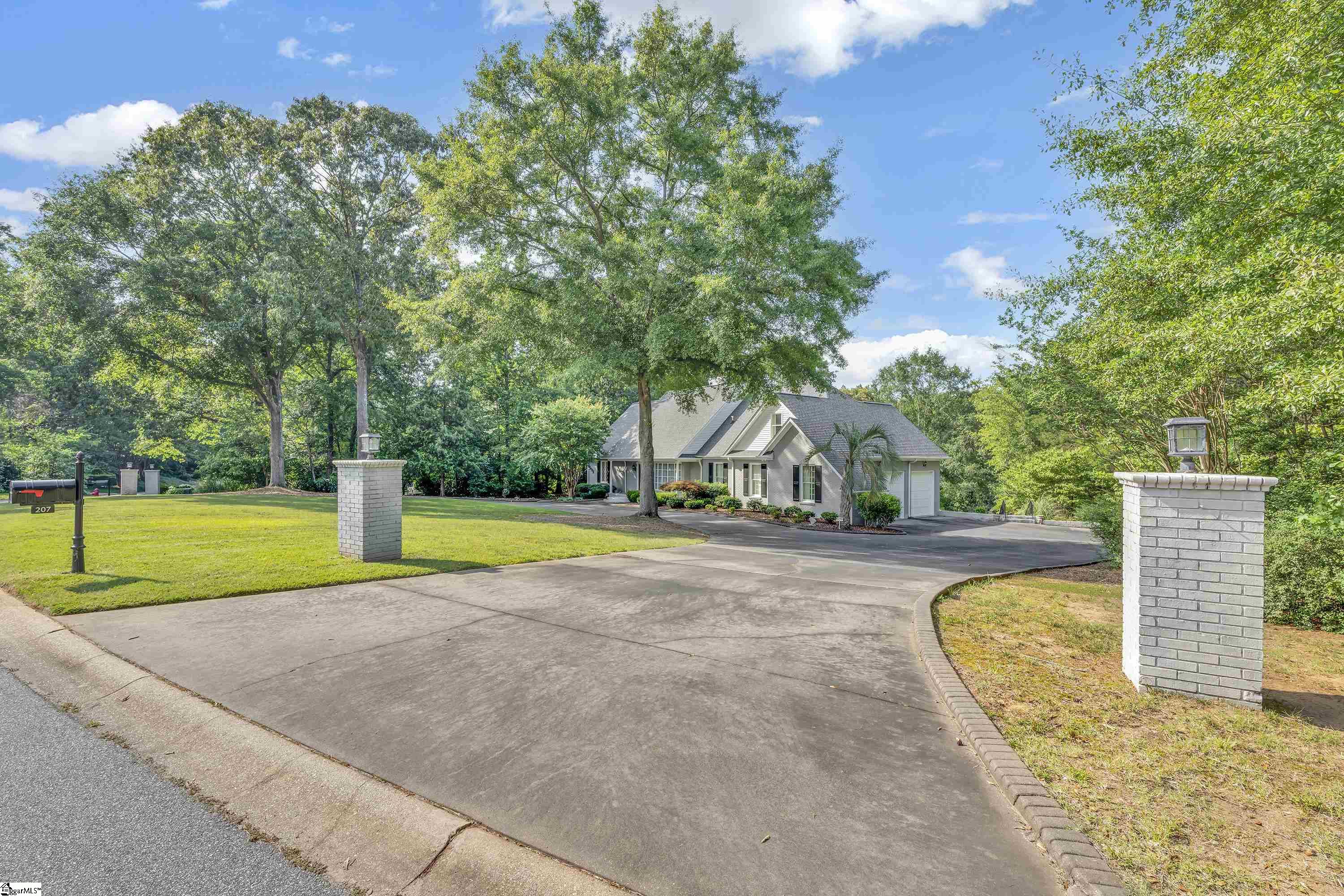 207 Carolina Club Drive Spartanburg, SC 29306