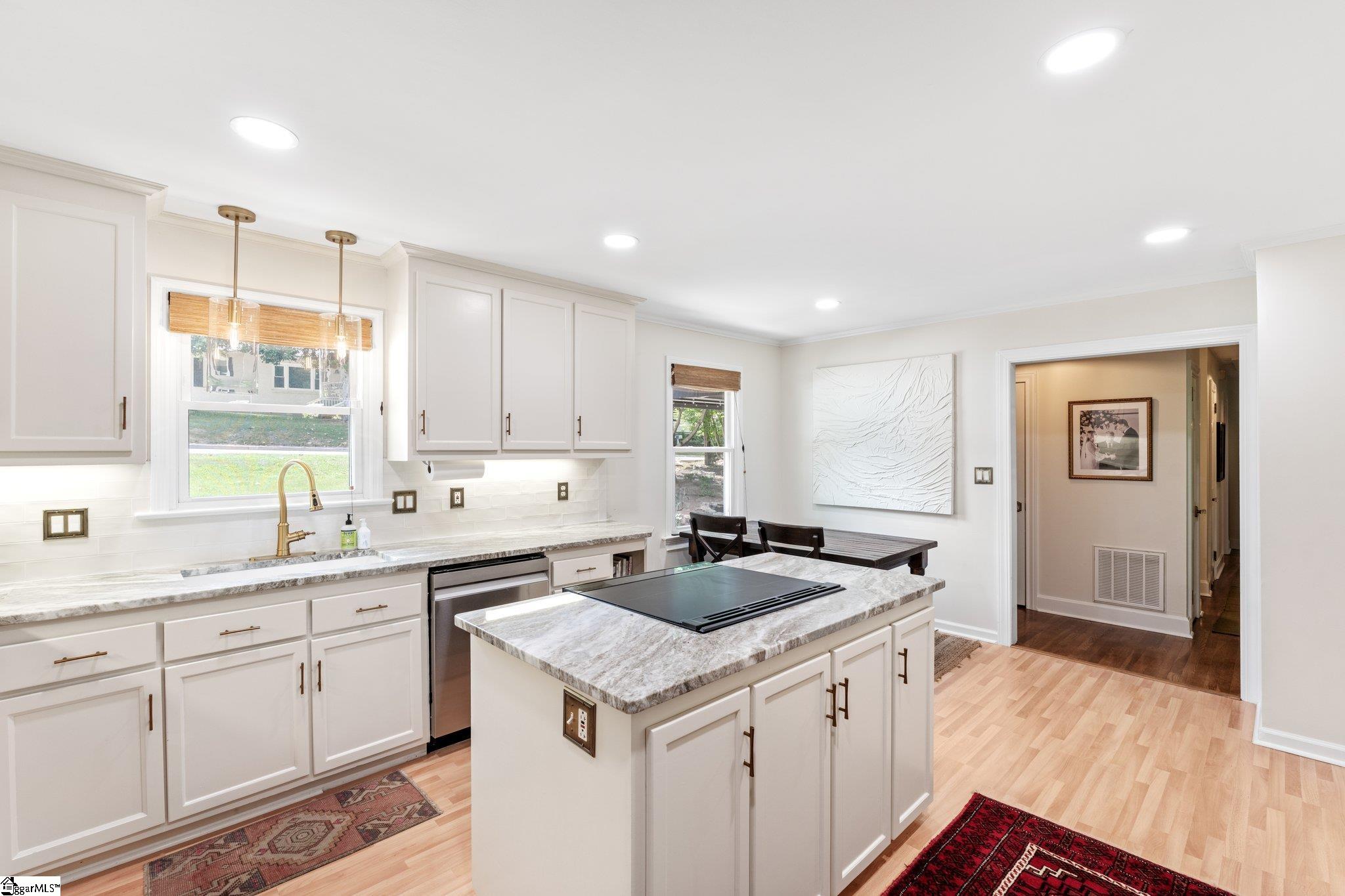 28 Blackburn Street Greenville, SC 29607