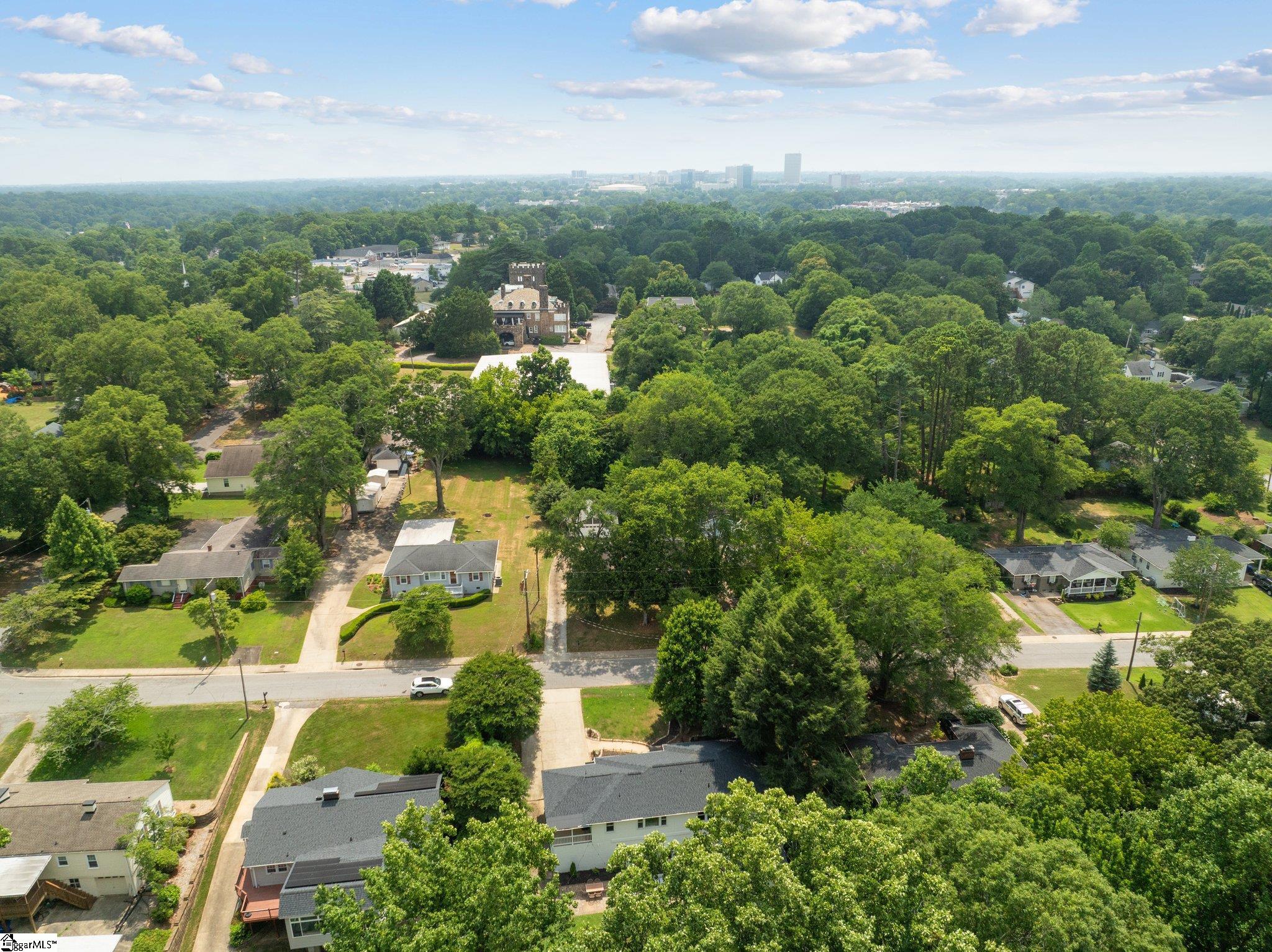 28 Blackburn Street Greenville, SC 29607