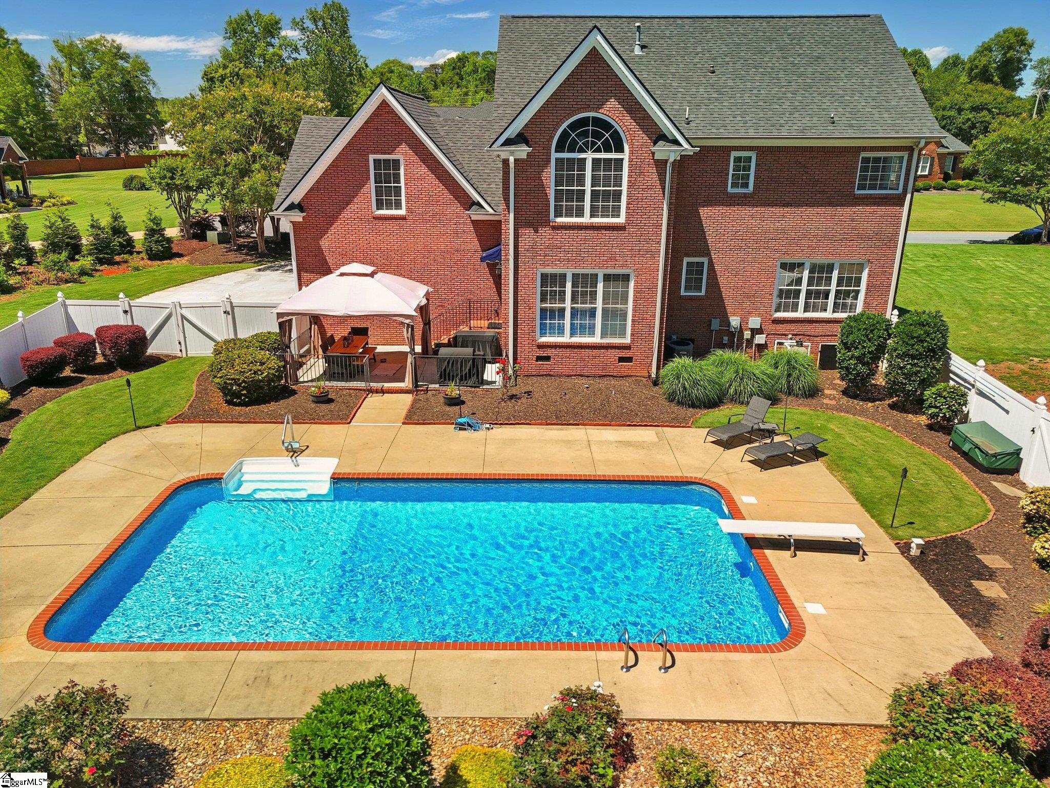225 Watersedge Drive Boiling Springs, SC 29316