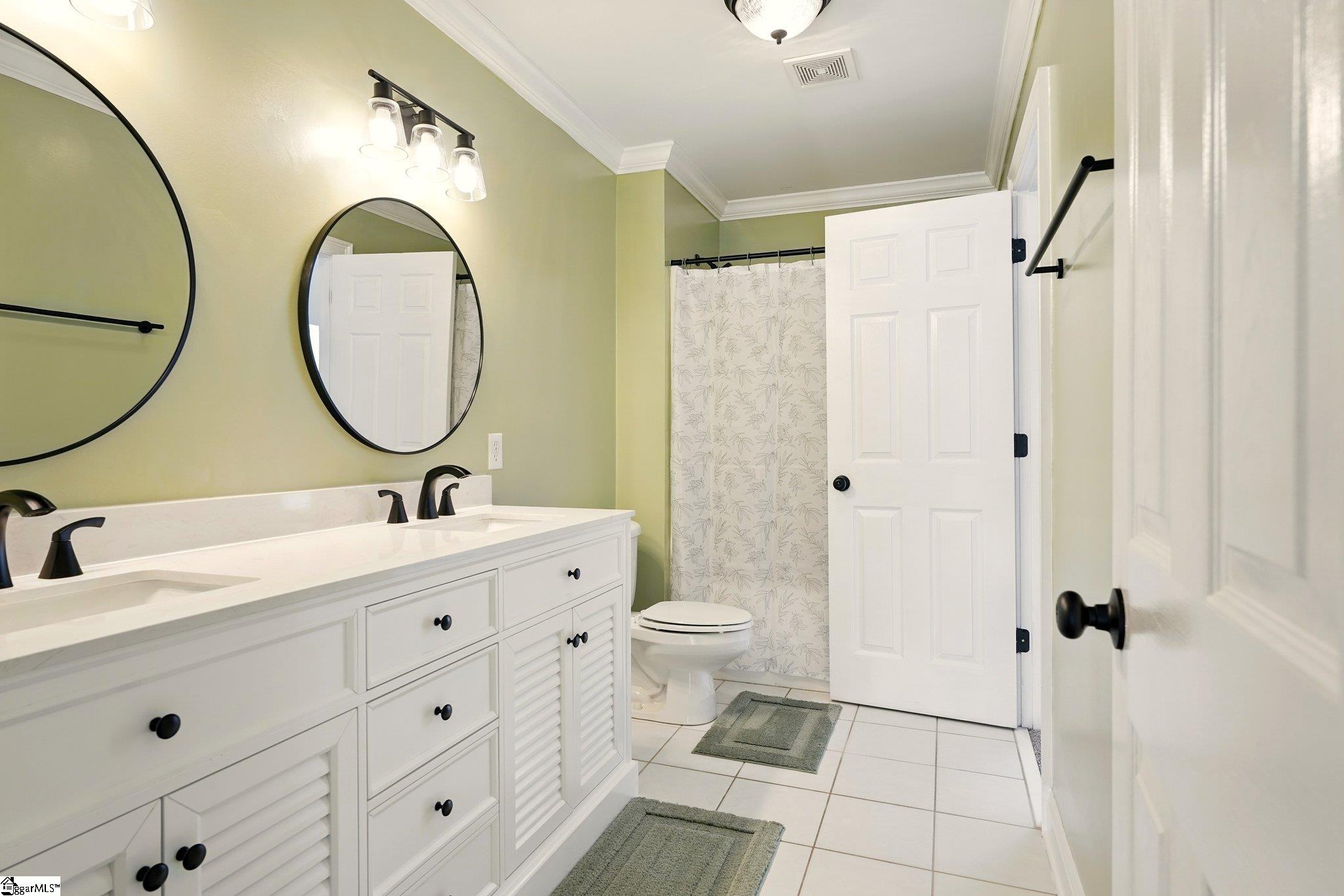 225 Watersedge Drive Boiling Springs, SC 29316