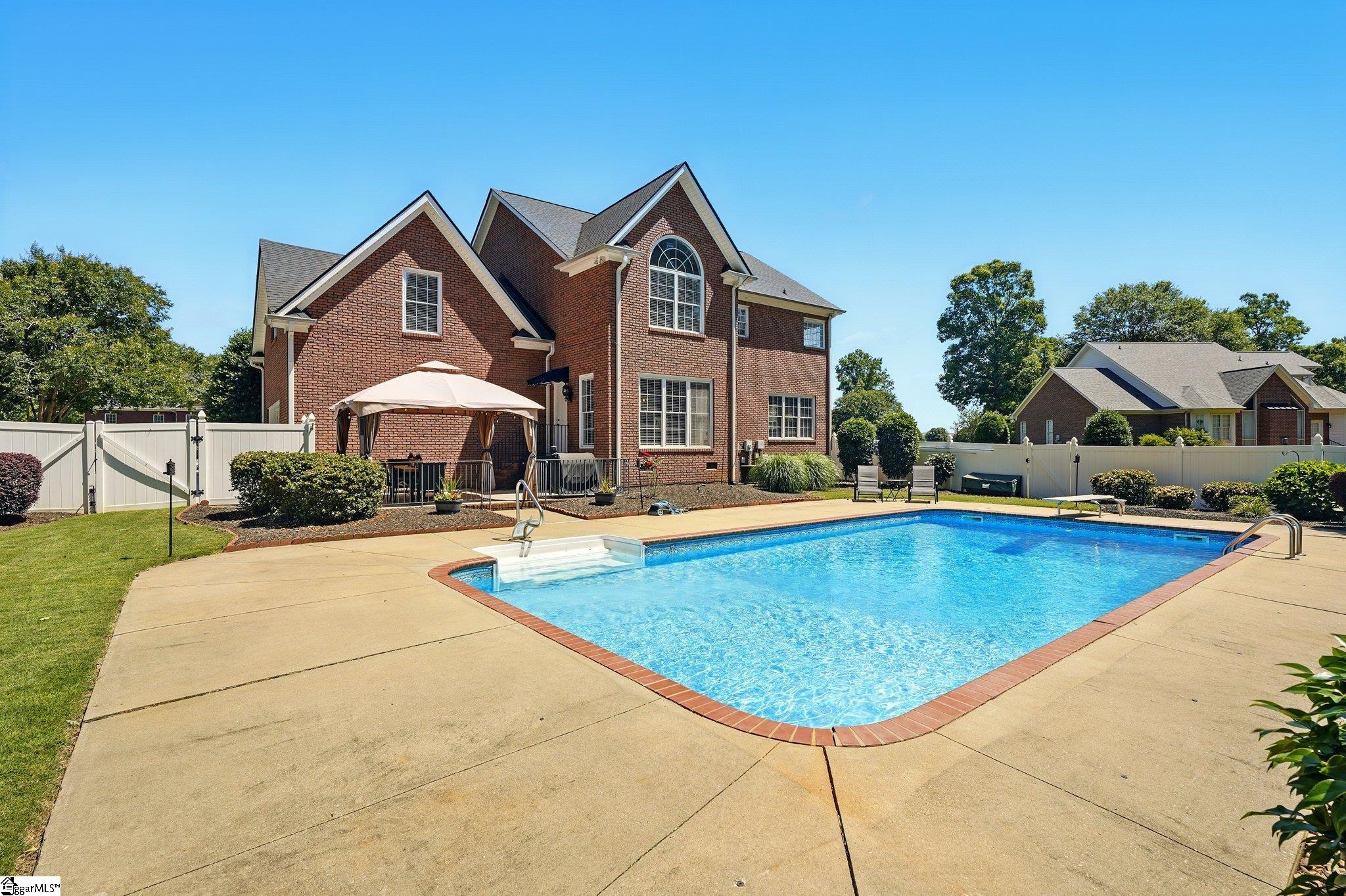 225 Watersedge Drive Boiling Springs, SC 29316