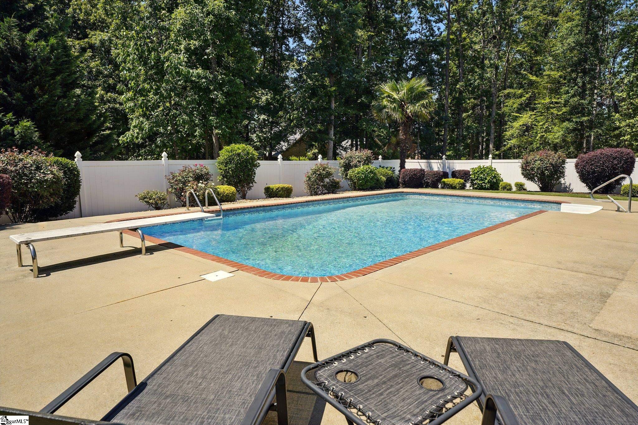 225 Watersedge Drive Boiling Springs, SC 29316