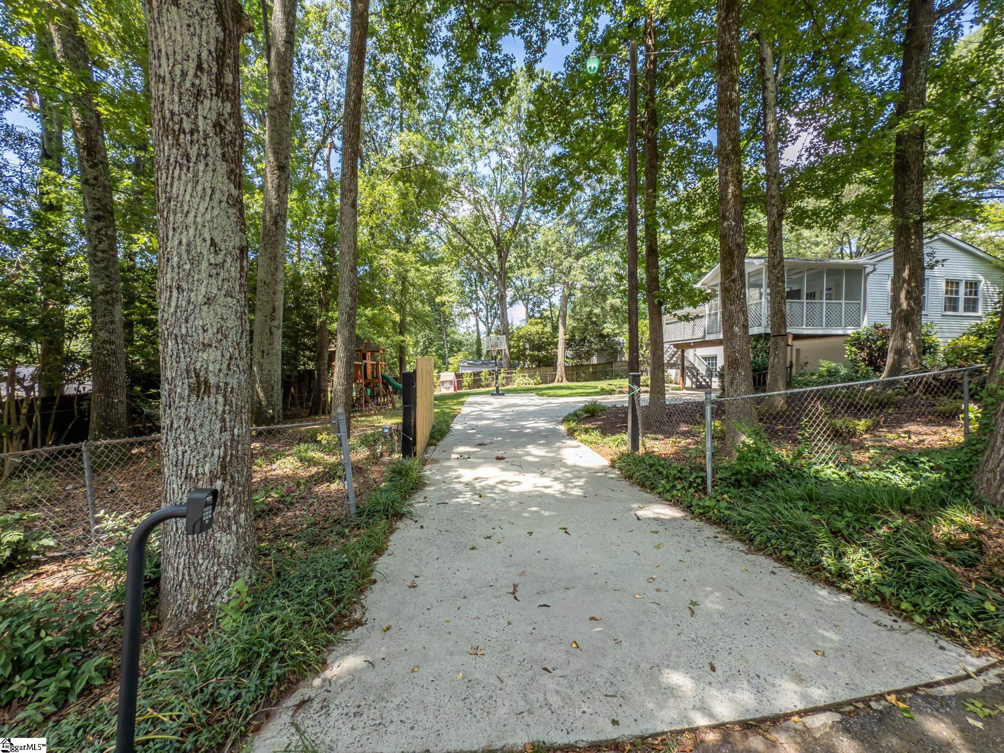 26 Tranquil Avenue Greenville, SC 29615