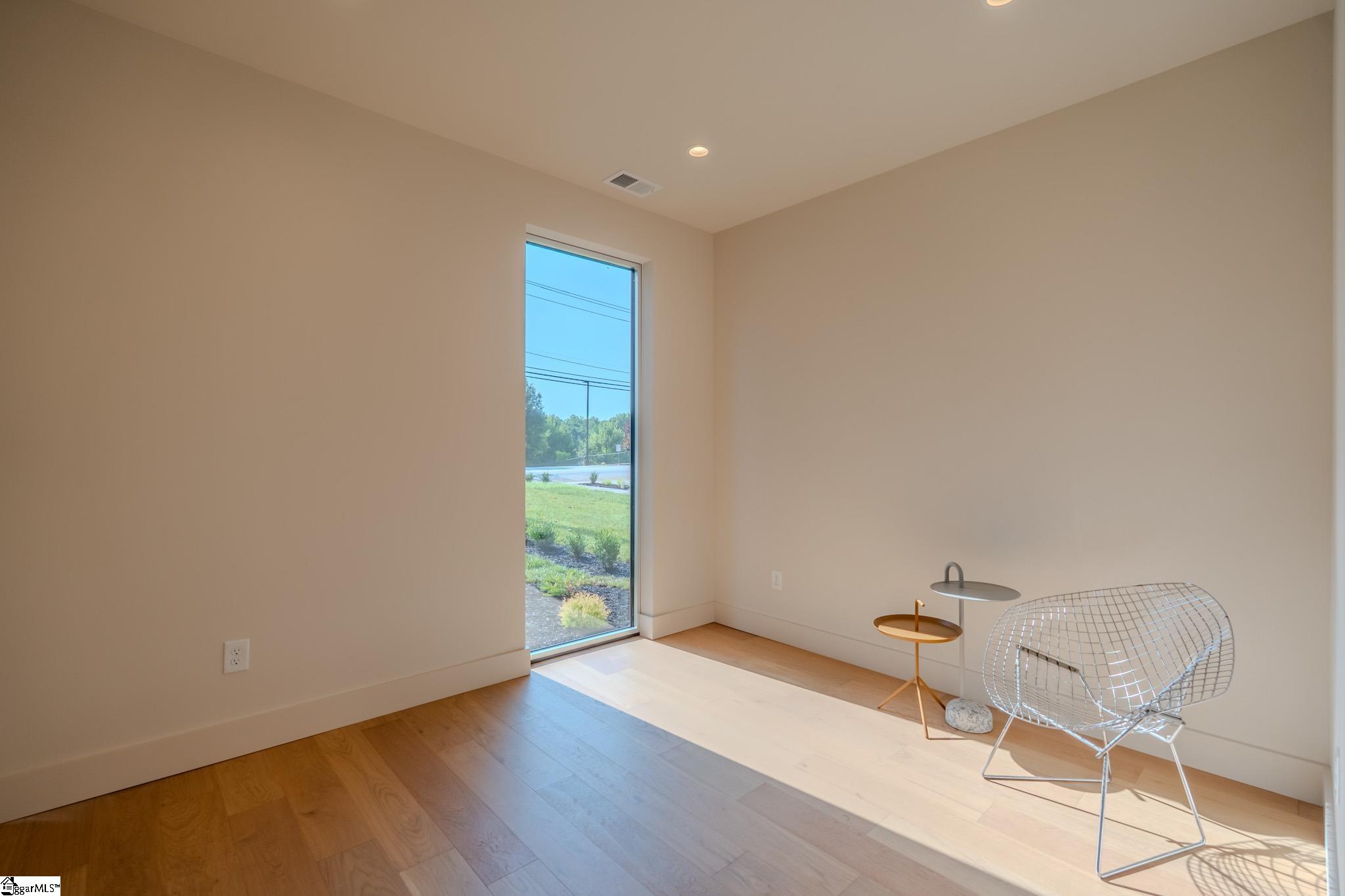 439 Summit Drive Greenville, SC 29609