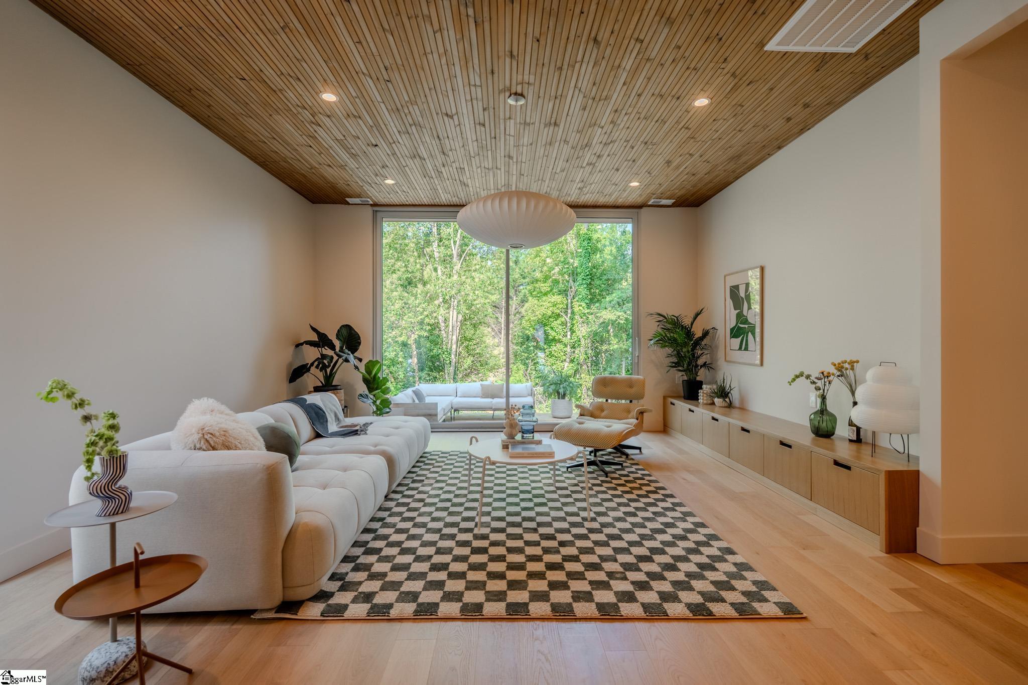 439 Summit Drive Greenville, SC 29609