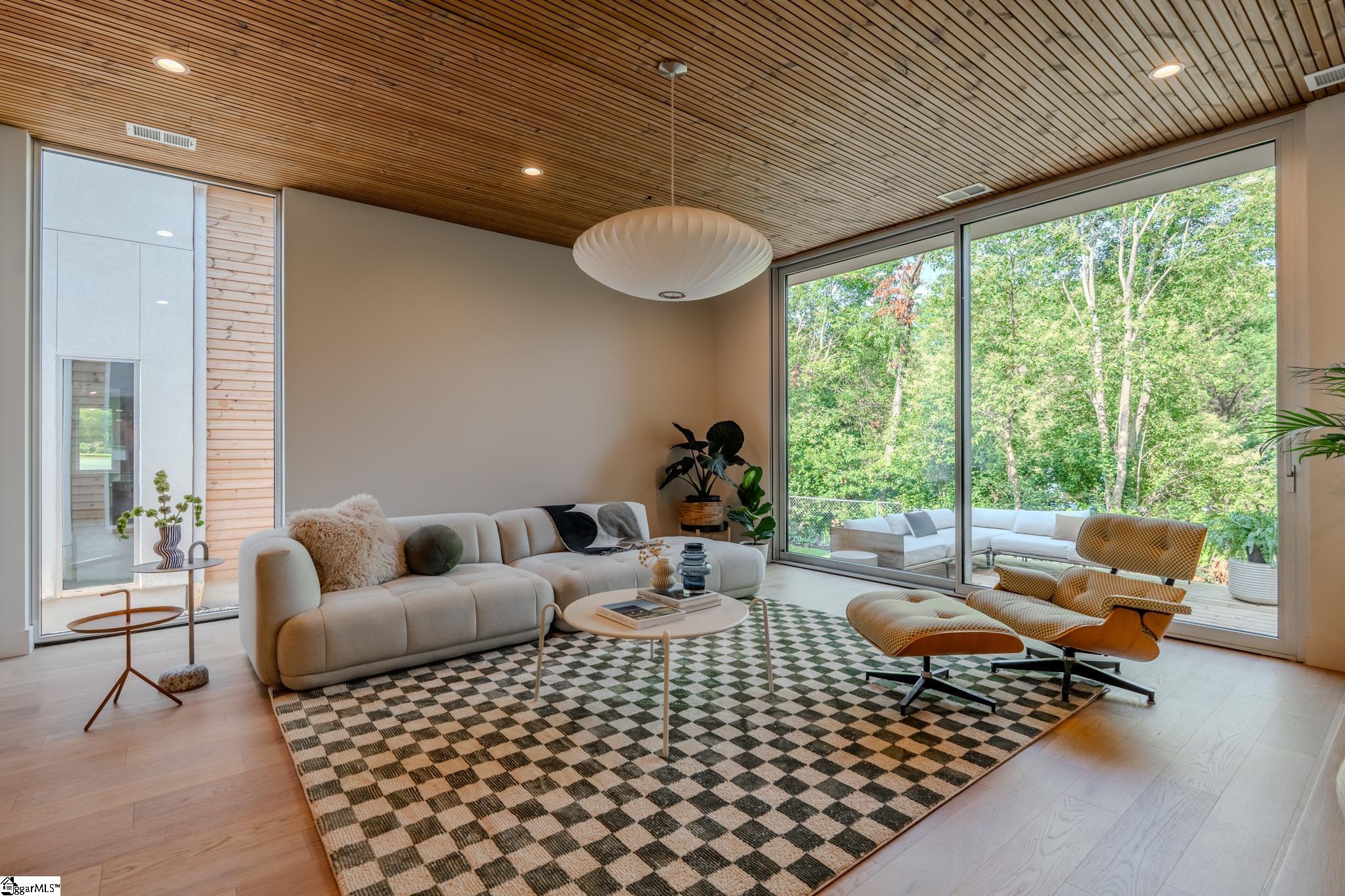 439 Summit Drive Greenville, SC 29609
