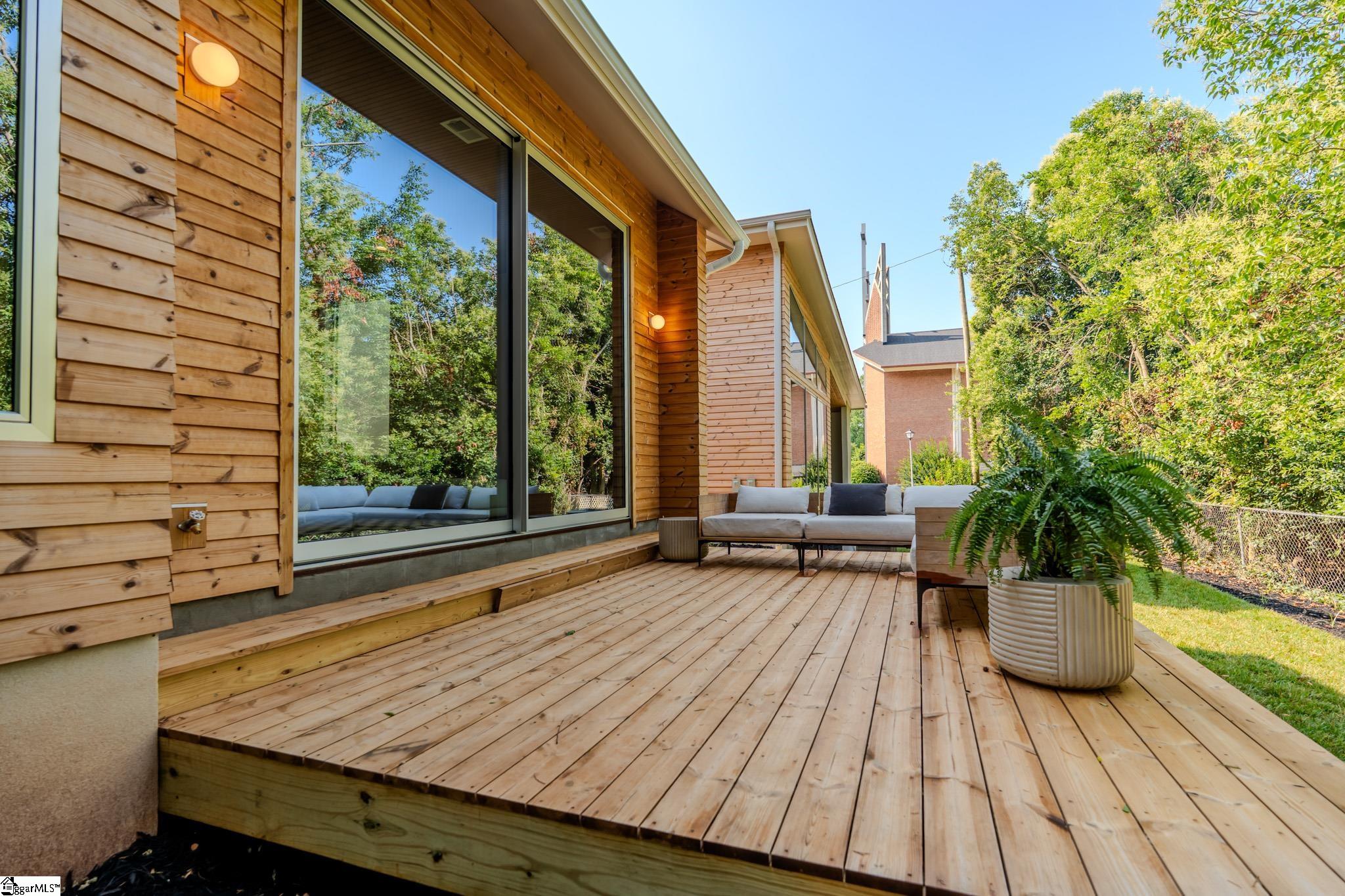 439 Summit Drive Greenville, SC 29609