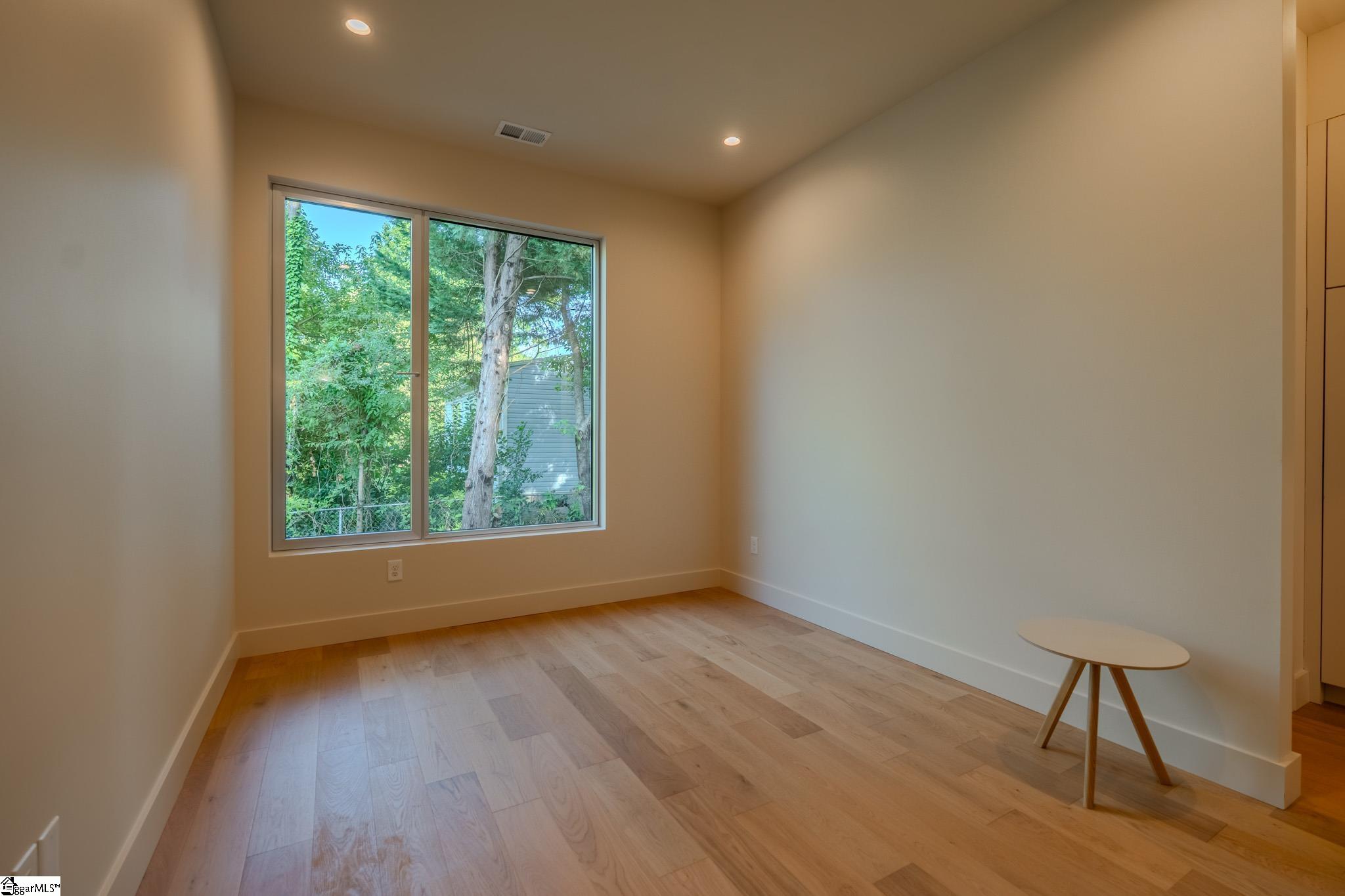 439 Summit Drive Greenville, SC 29609