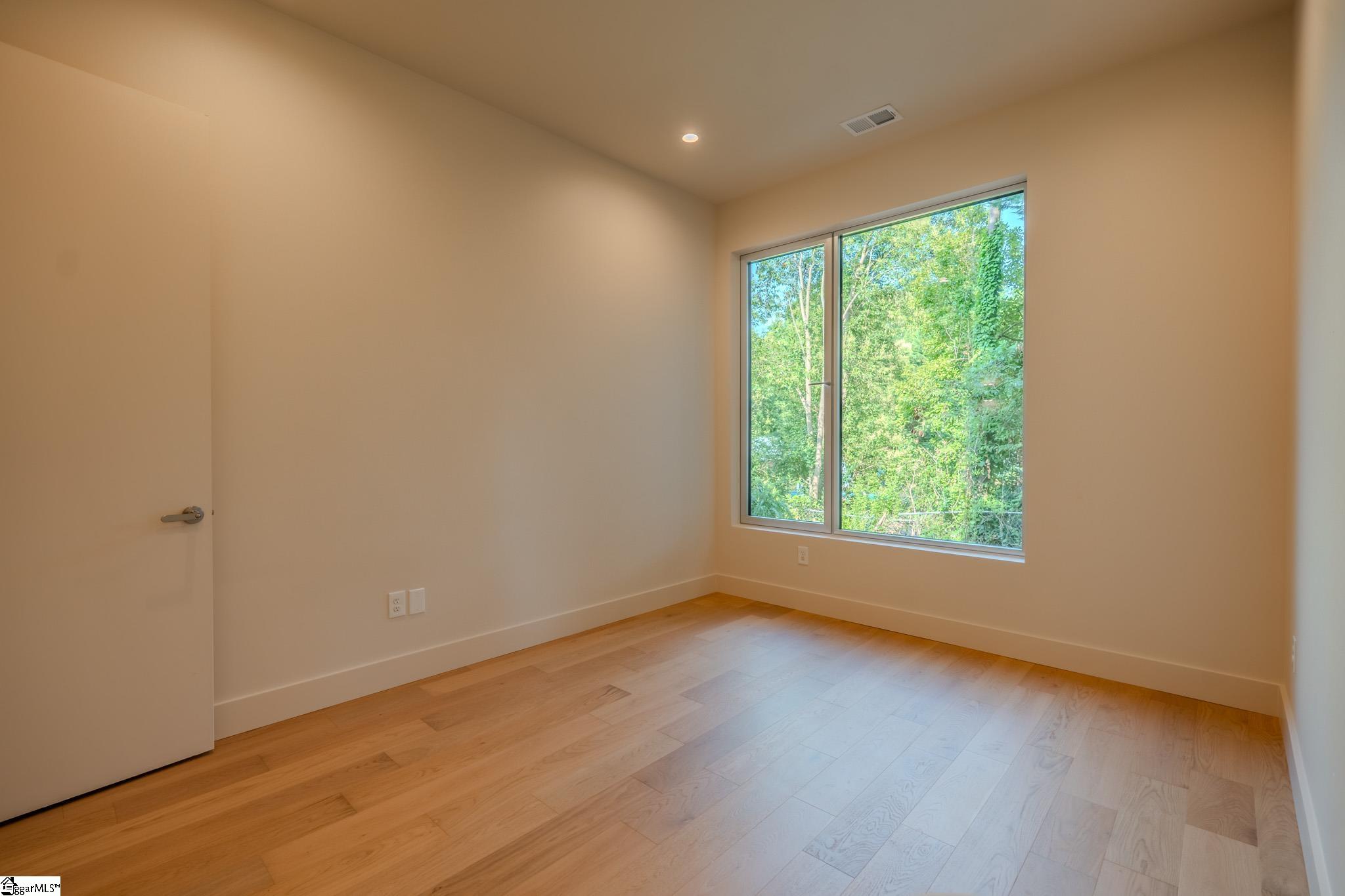 439 Summit Drive Greenville, SC 29609