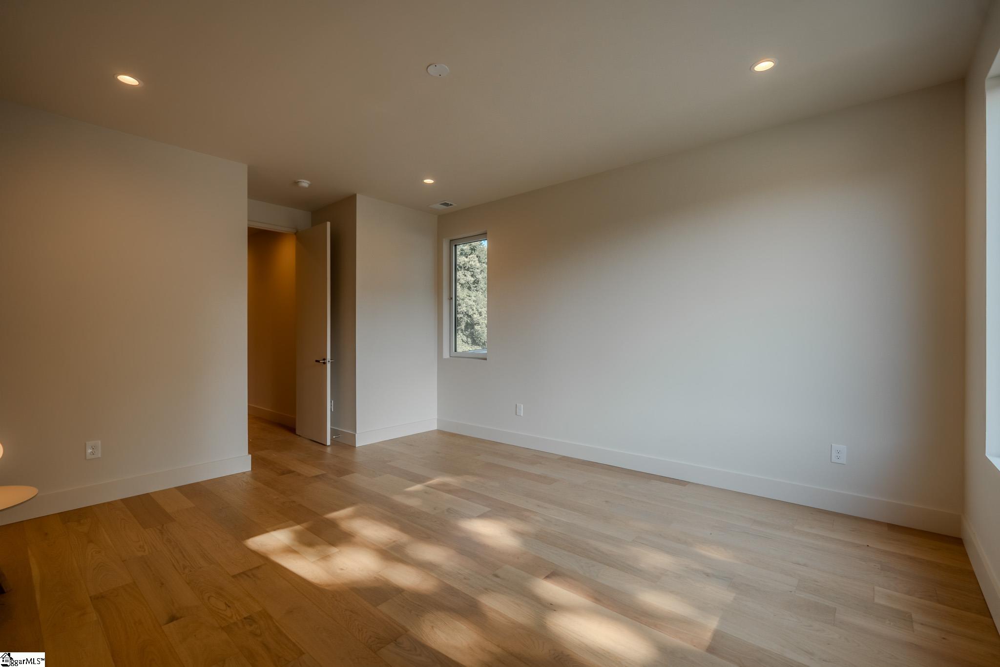 439 Summit Drive Greenville, SC 29609