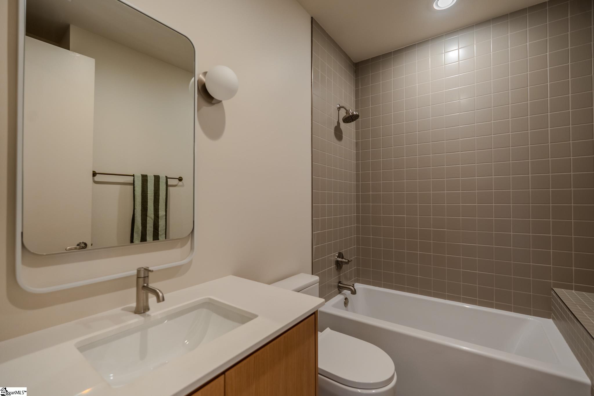 439 Summit Drive Greenville, SC 29609