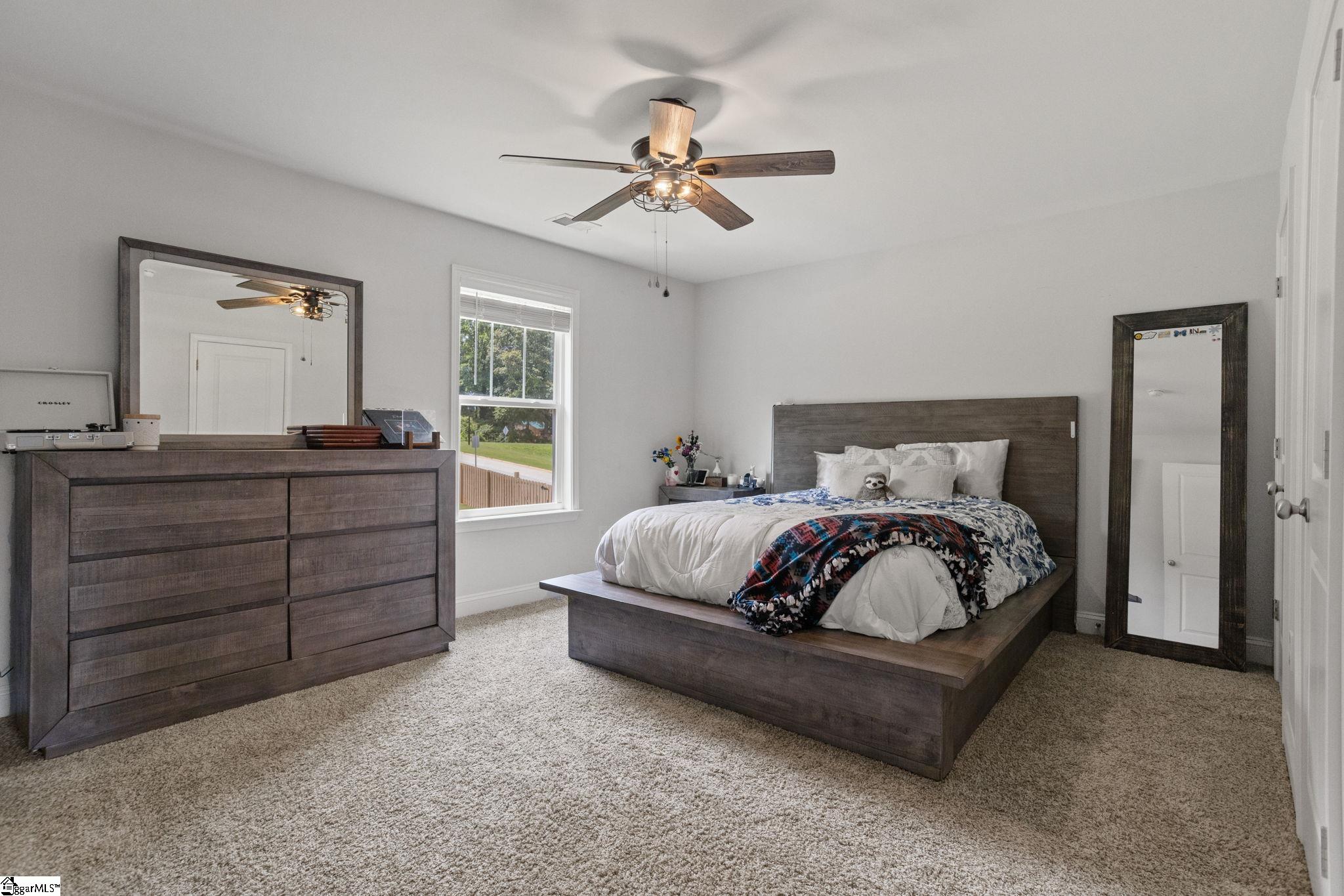 702 Ratchford Lane Wellford, SC 29385