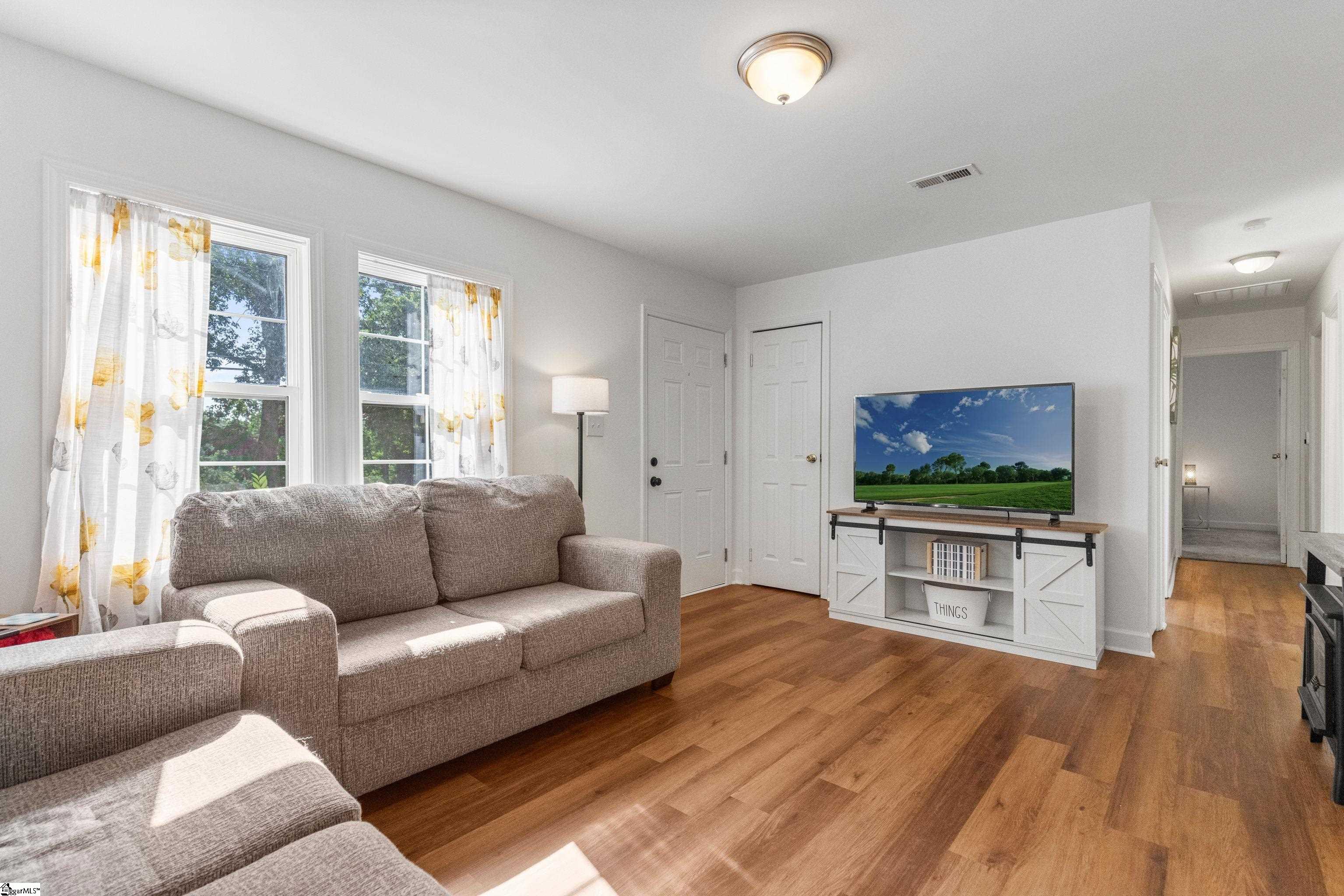 121 Cashmere Drive Greenville, SC 29605