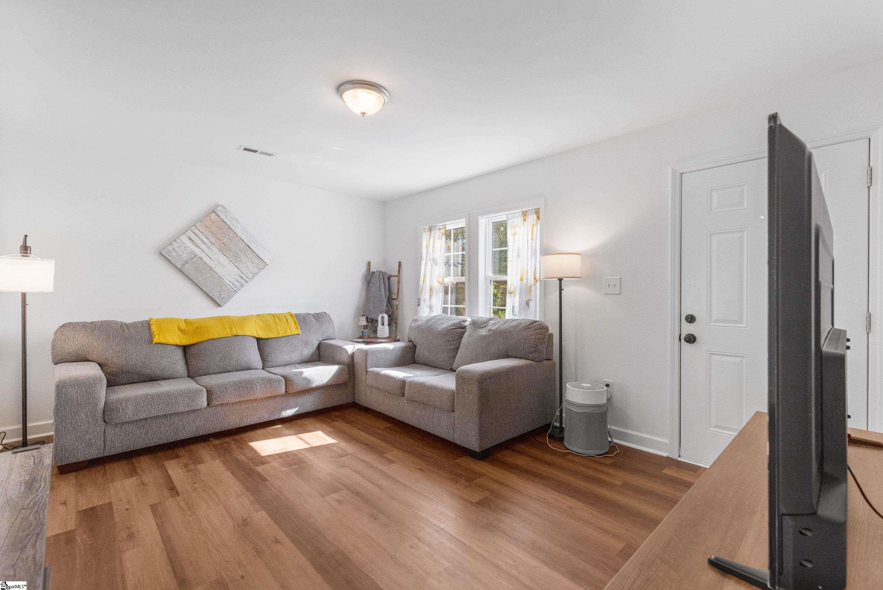 121 Cashmere Drive Greenville, SC 29605