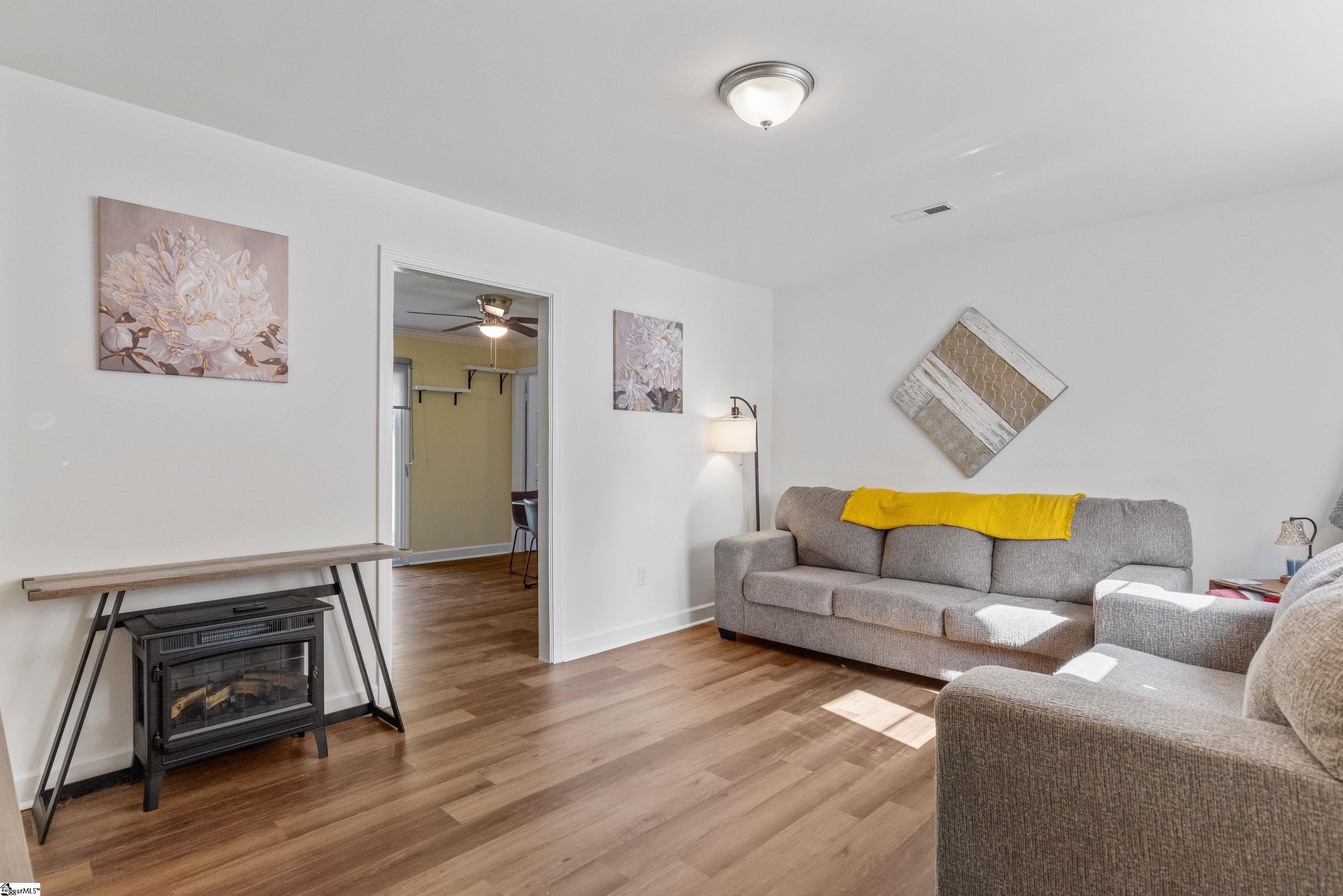 121 Cashmere Drive Greenville, SC 29605
