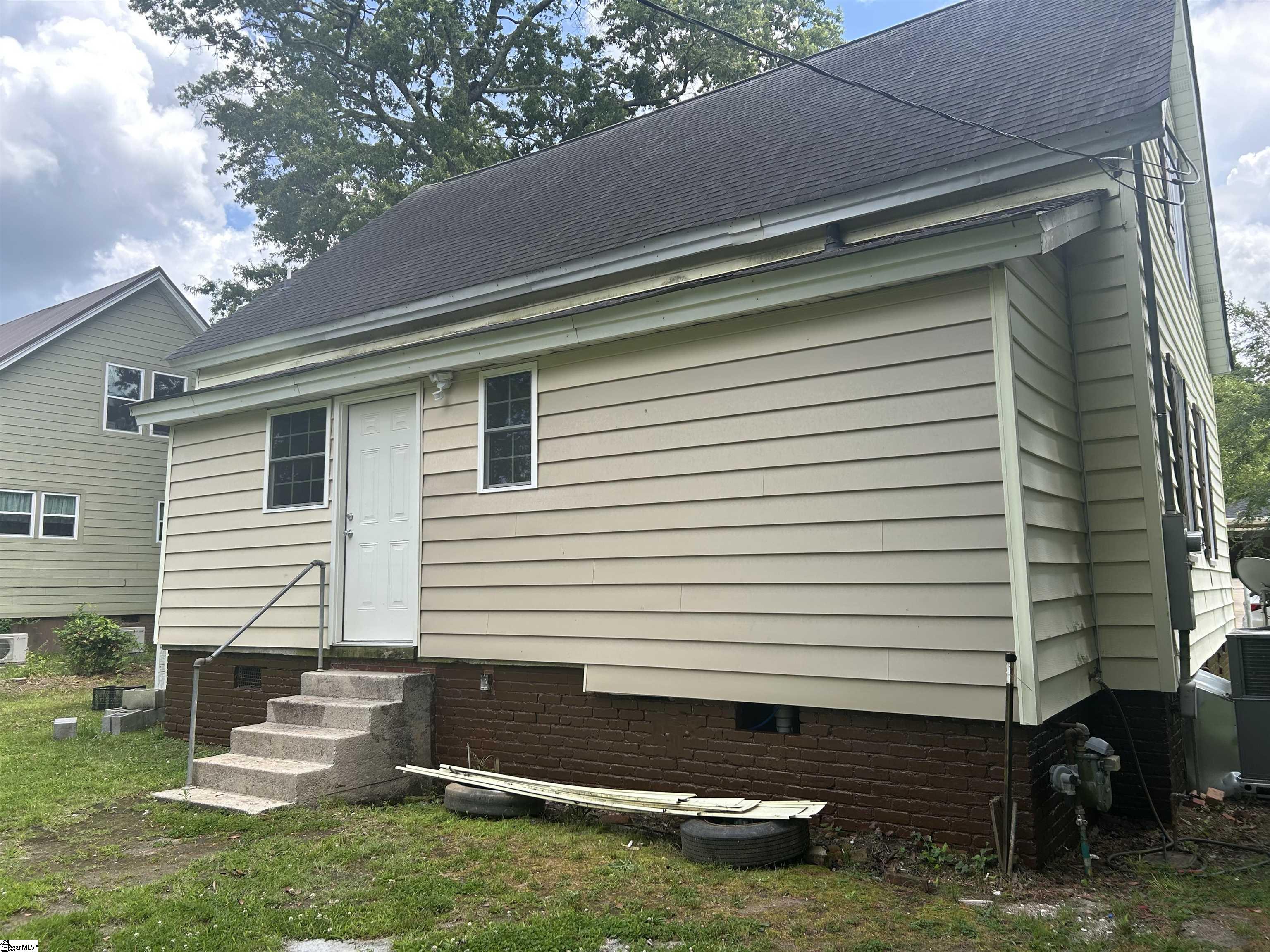 106 Washington Street Clinton, SC 29325