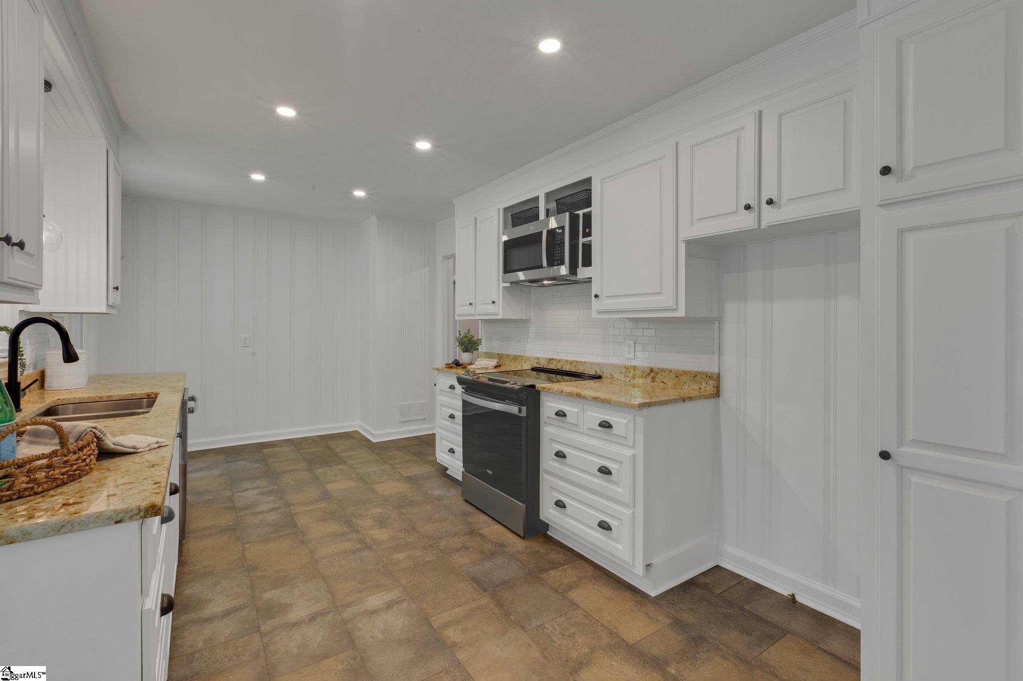 10 Wildwood Road Greenville, SC 29615