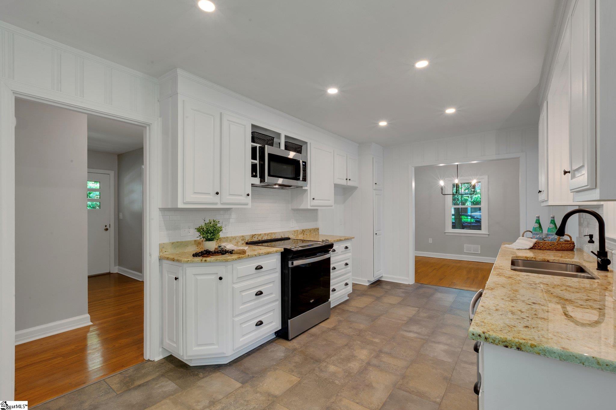 10 Wildwood Road Greenville, SC 29615