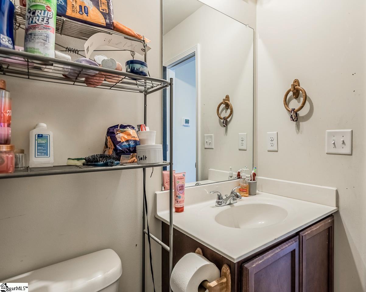 233 Wayfair Lane Wellford, SC 29385