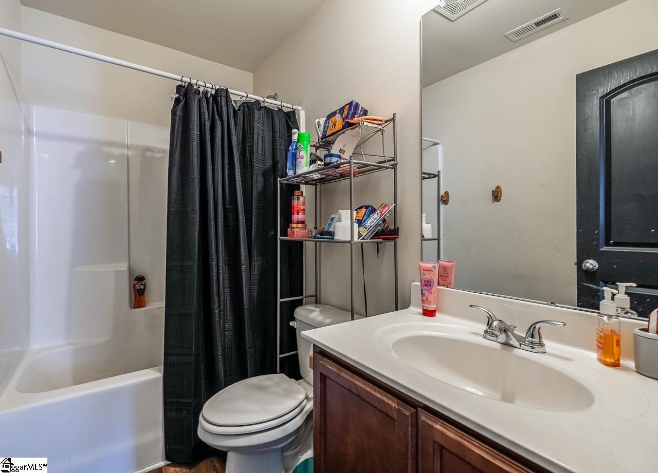 233 Wayfair Lane Wellford, SC 29385
