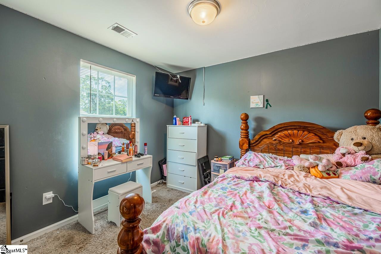 233 Wayfair Lane Wellford, SC 29385