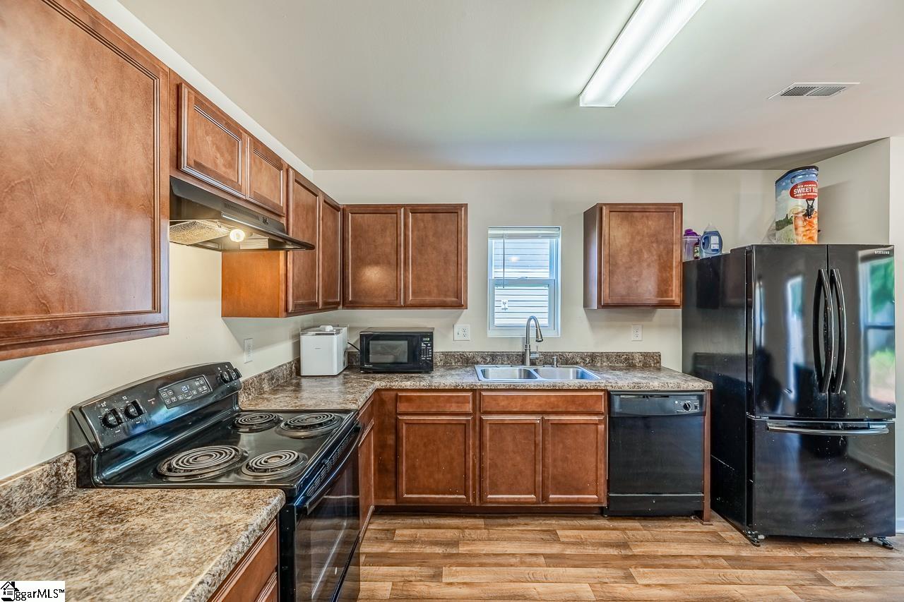 233 Wayfair Lane Wellford, SC 29385