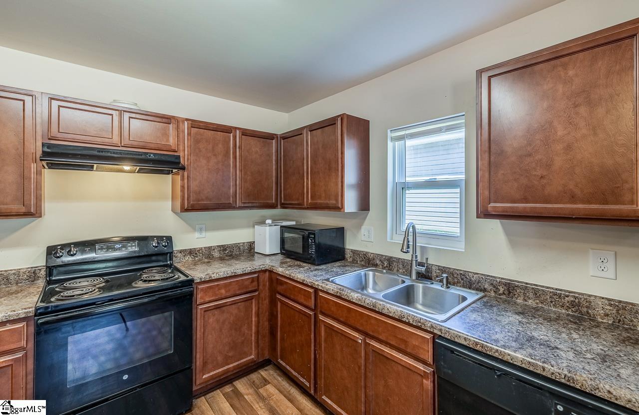 233 Wayfair Lane Wellford, SC 29385