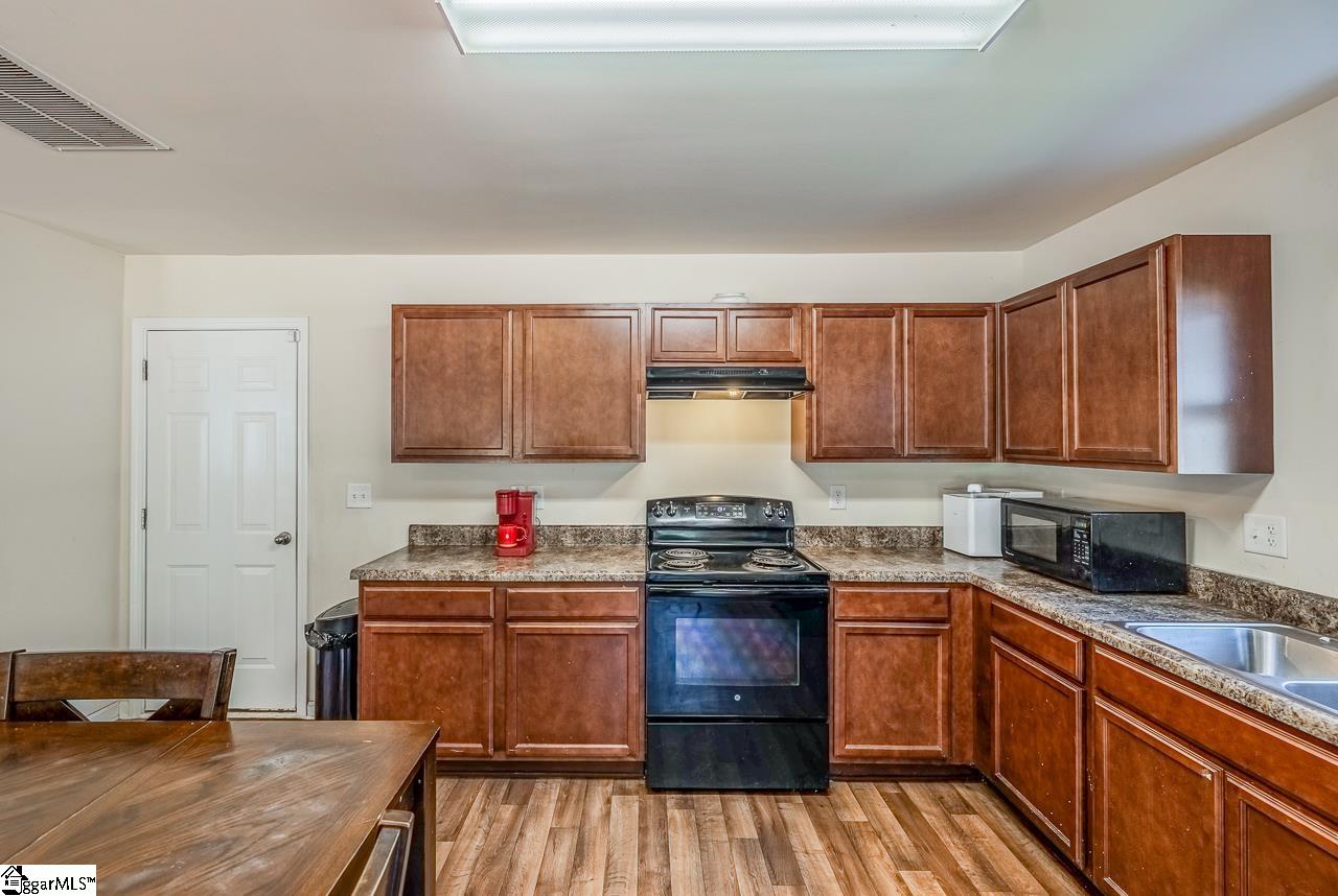 233 Wayfair Lane Wellford, SC 29385