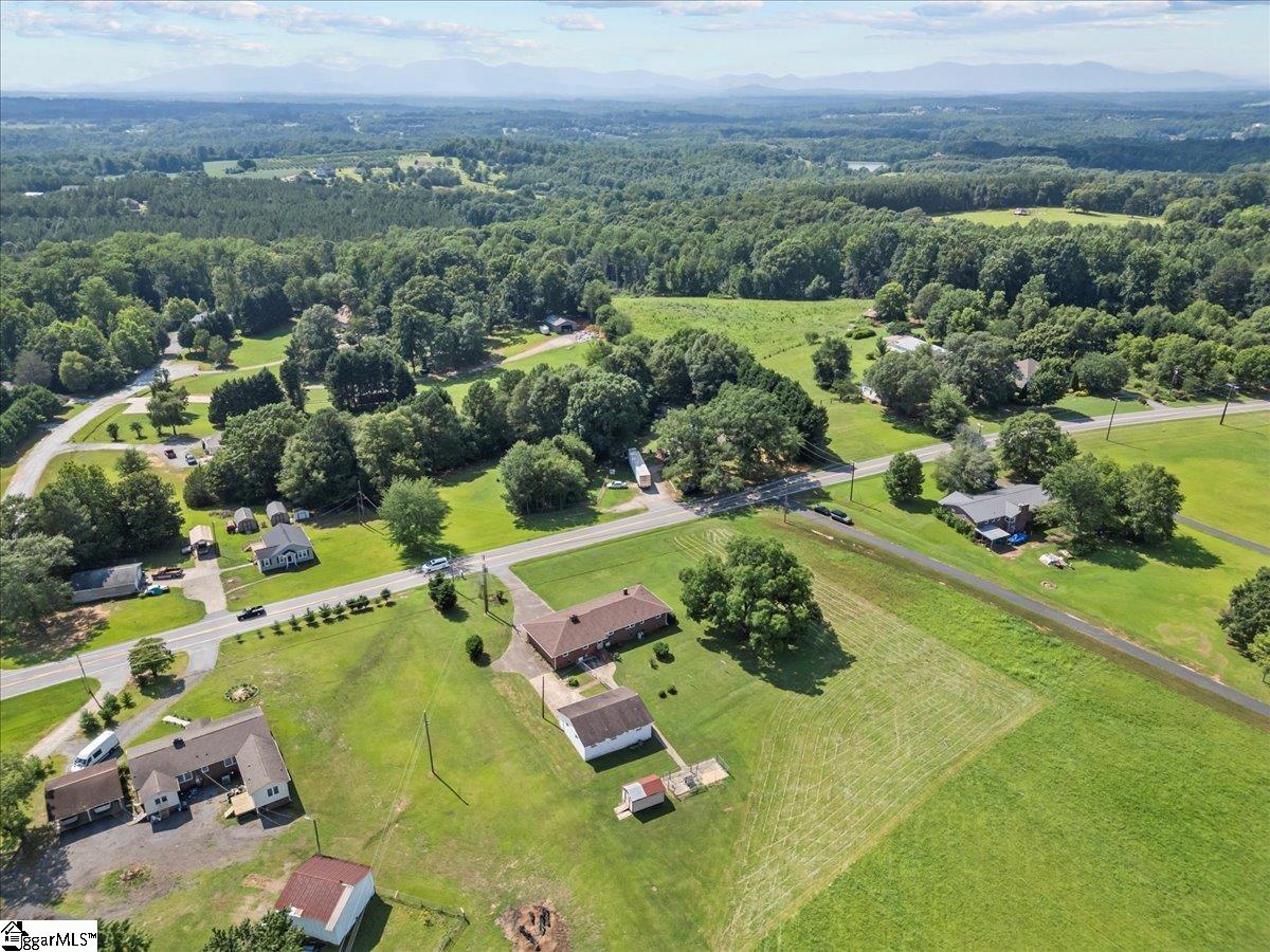 2160 Compton Bridge Road Inman, SC 29340