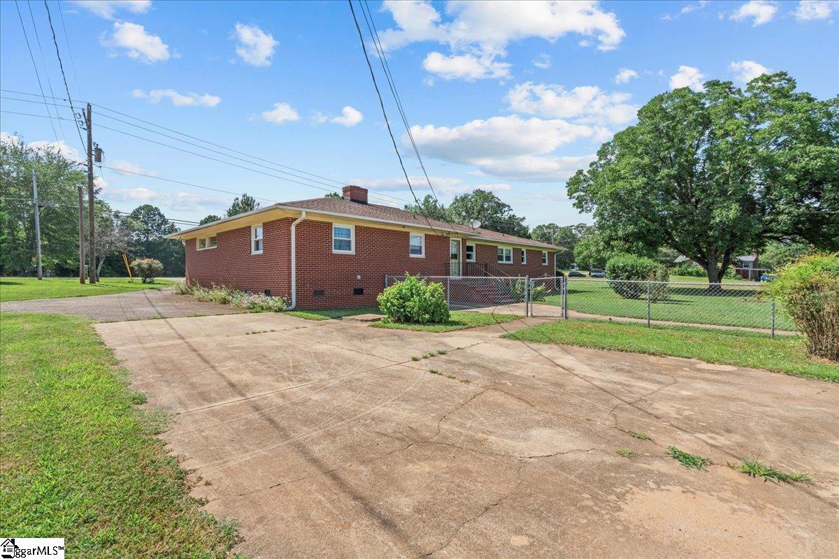 2160 Compton Bridge Road Inman, SC 29340