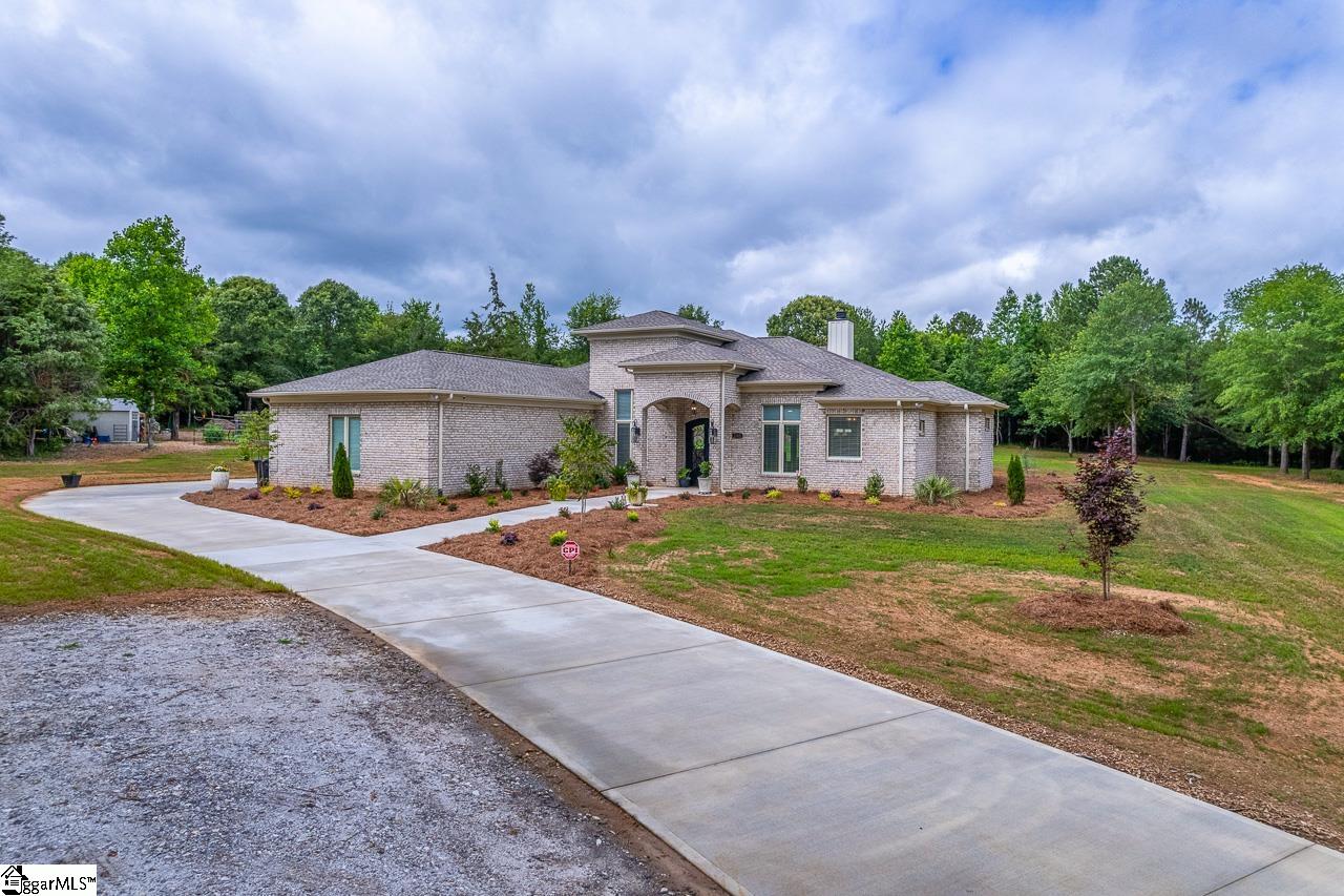 2765 Brockman McClimon Road Greer, SC 29651