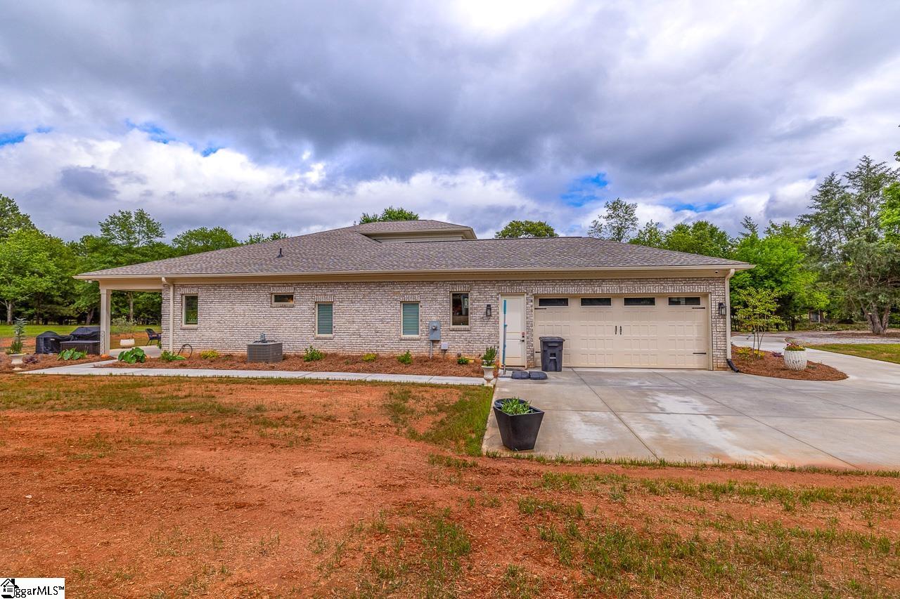 2765 Brockman McClimon Road Greer, SC 29651