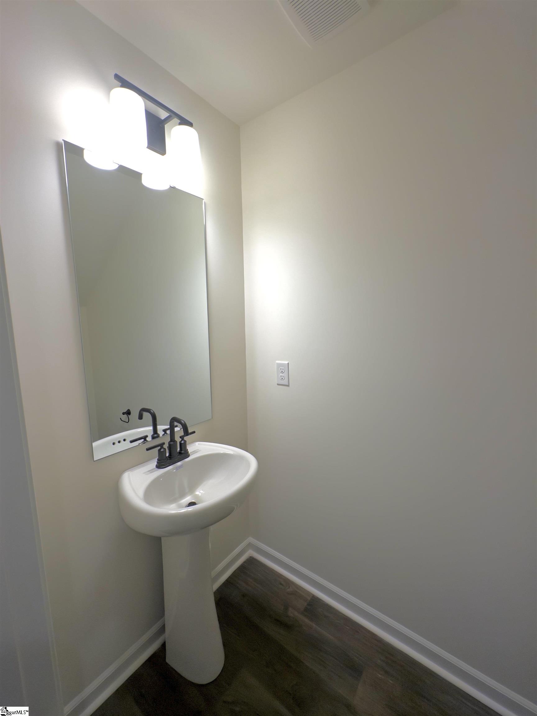 6068 Willutuck Drive Boiling Springs, SC 29316