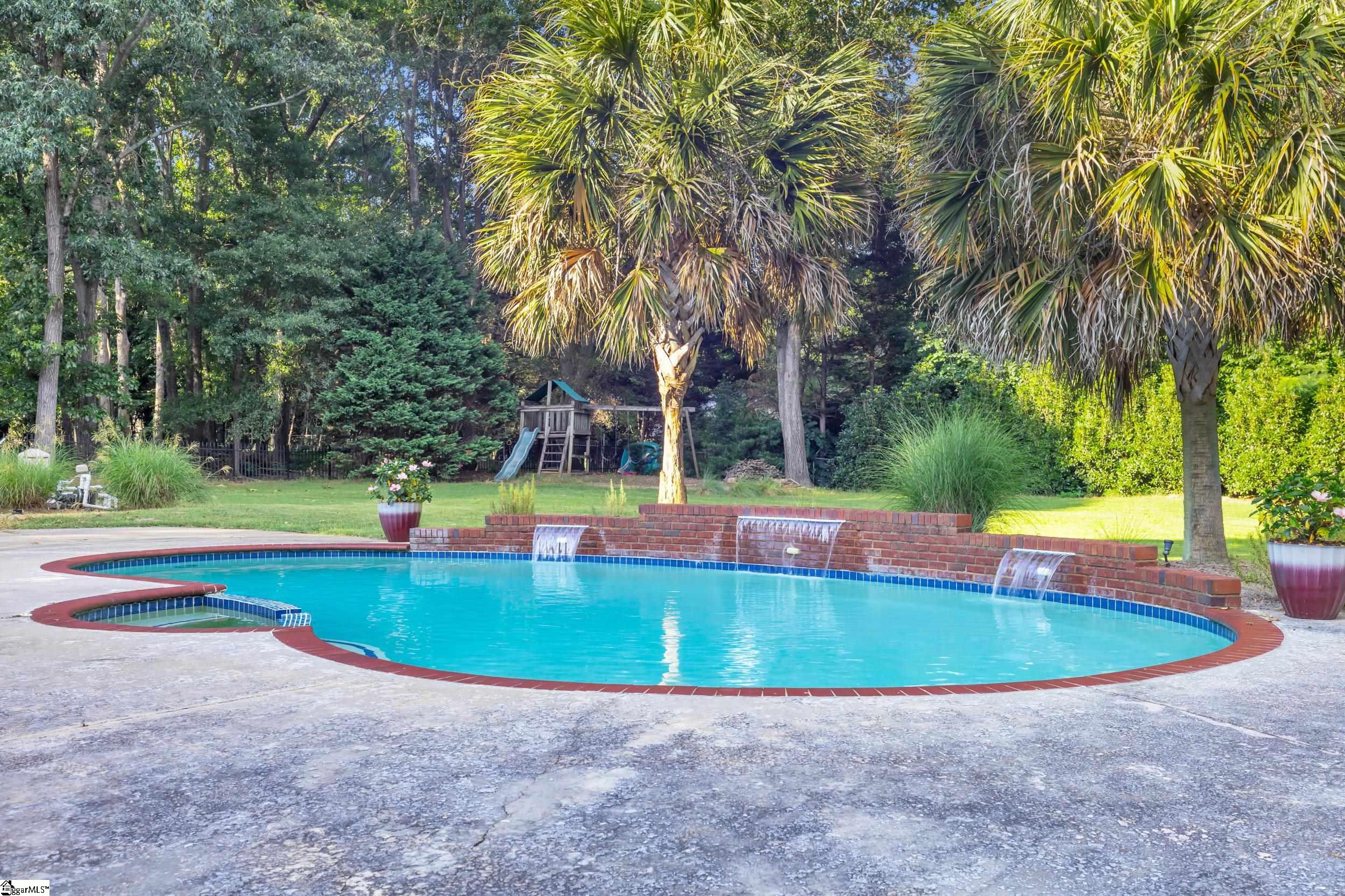 218 Alender Way Simpsonville, SC 29681