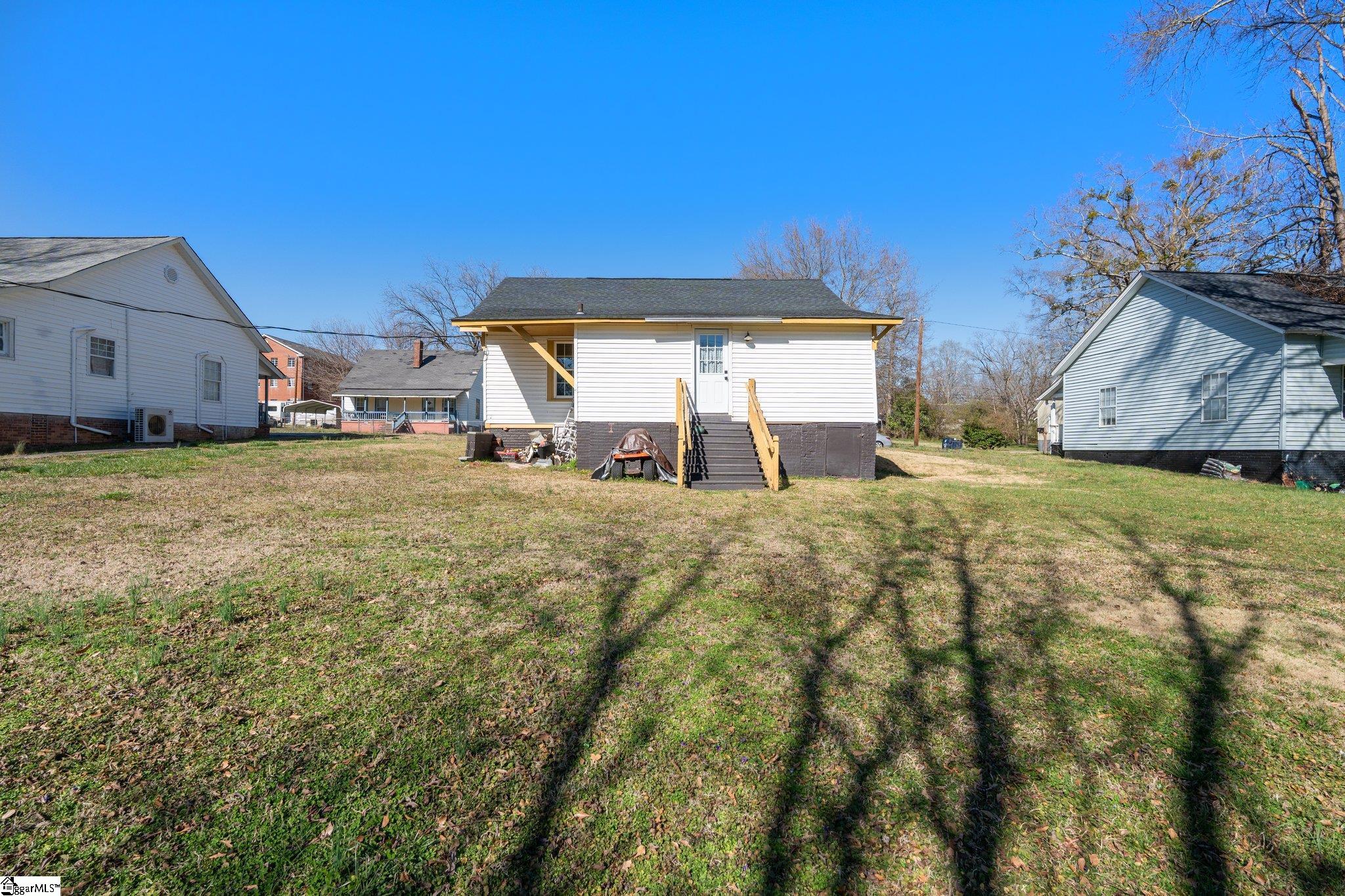 270 Beason Street Woodruff, SC 29388